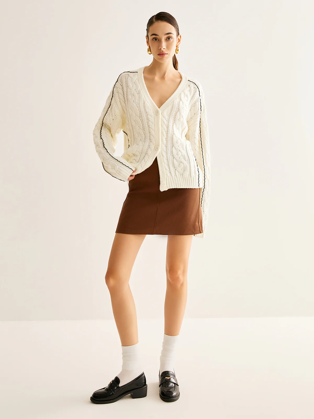 Contrast Binding Button Cardigan - Image 4