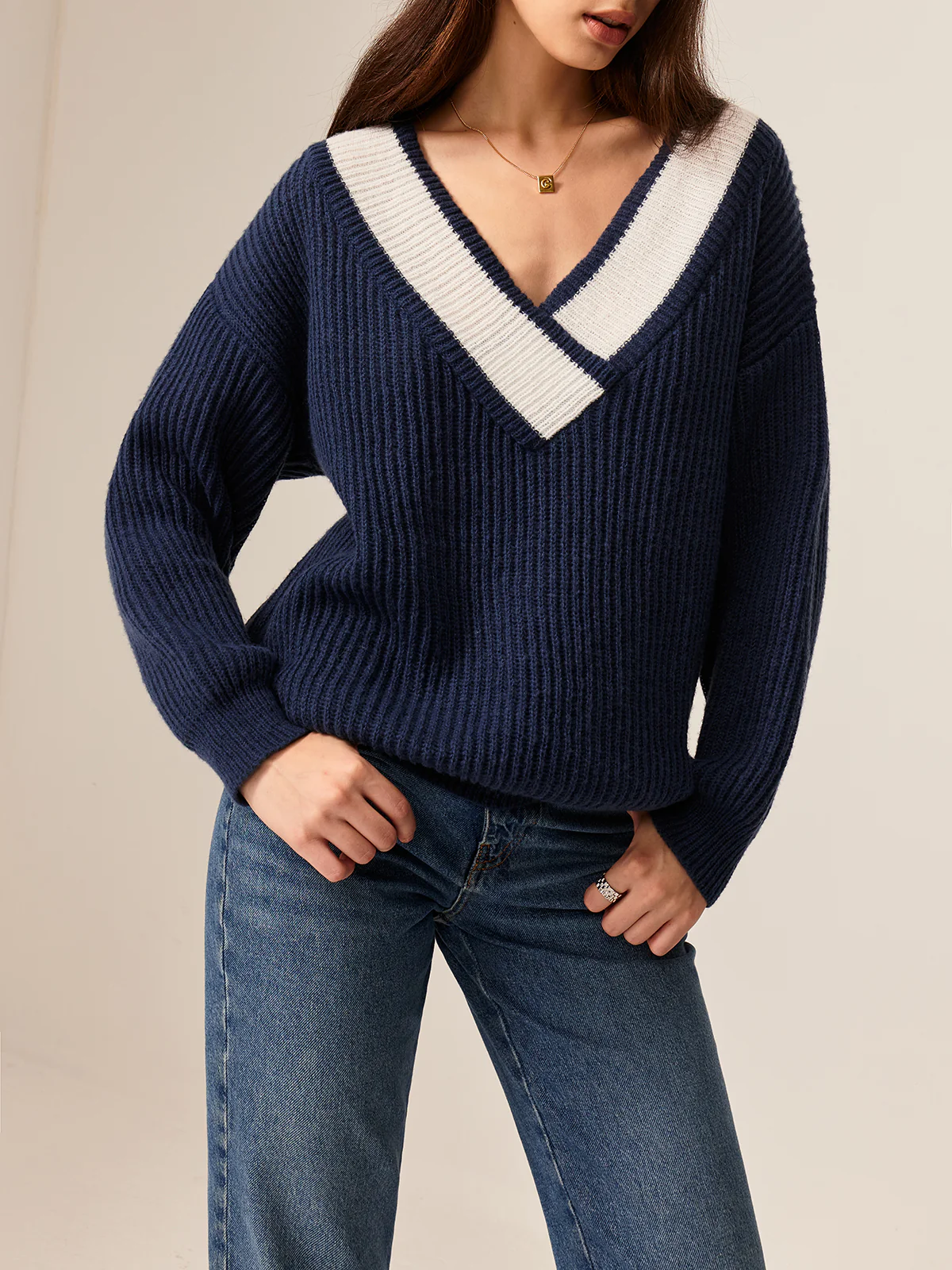 Contrast Binding Off-Shoulder Sweater - Image 4