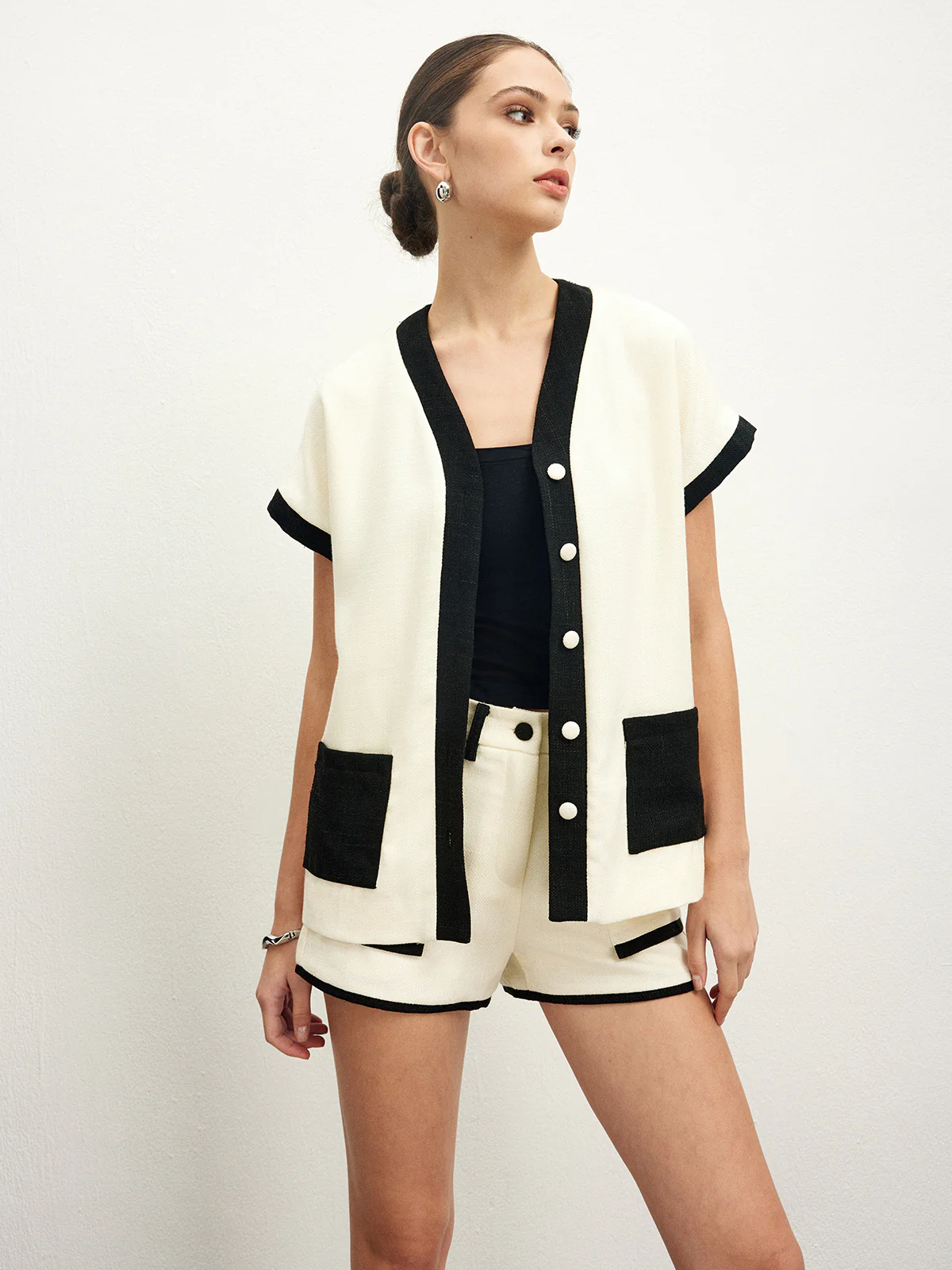 Contrast Binding Pockets Shorts - Image 3