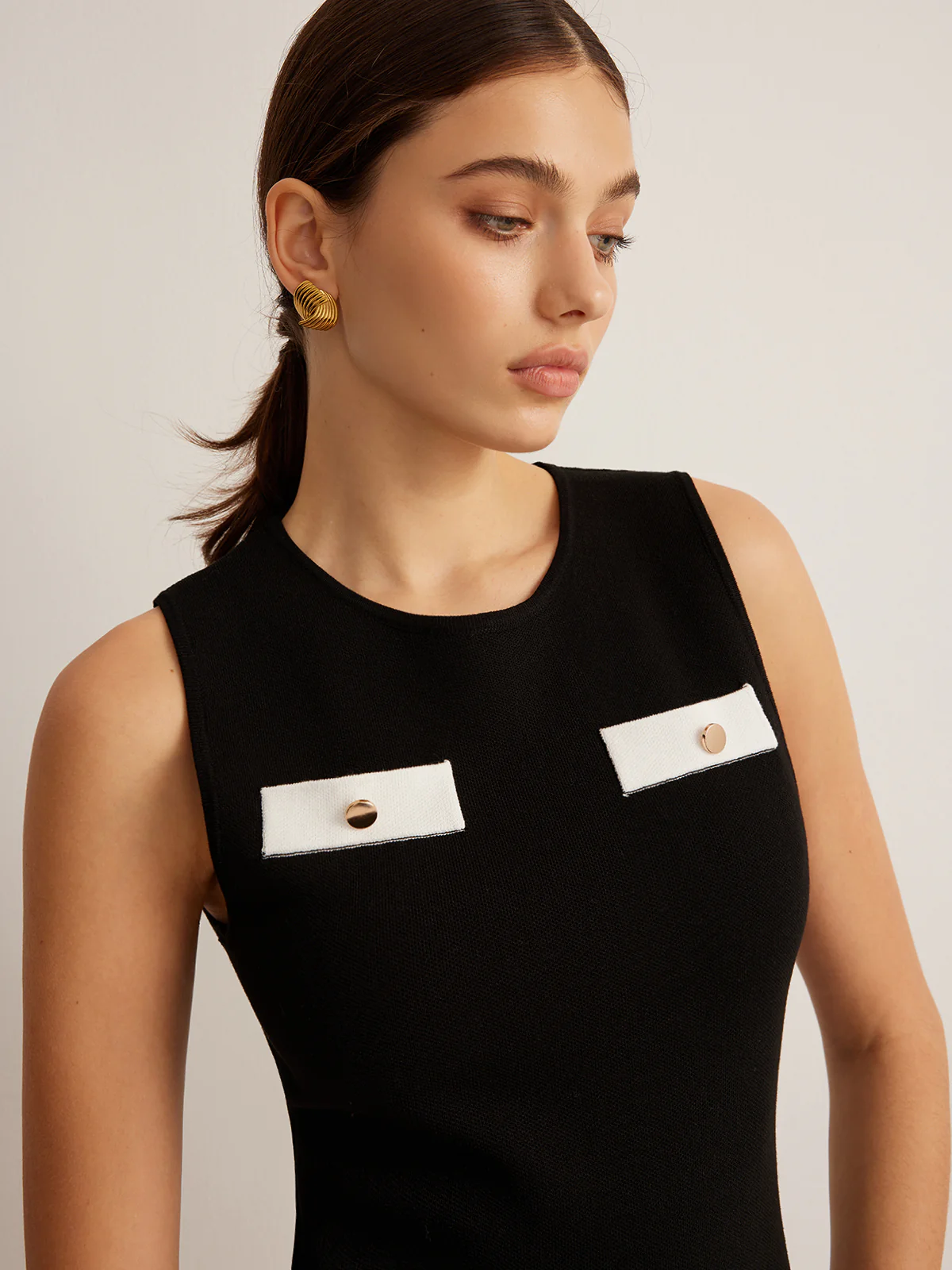 Contrast Binding Sleeveless Sweater Dress - Image 5