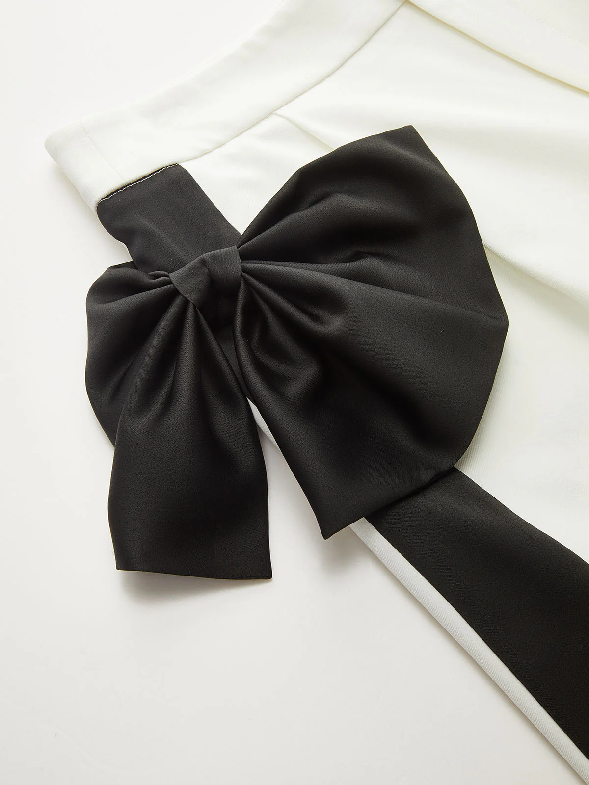 Contrast Bow Asymmetrical Wide-Leg Pants - Image 5