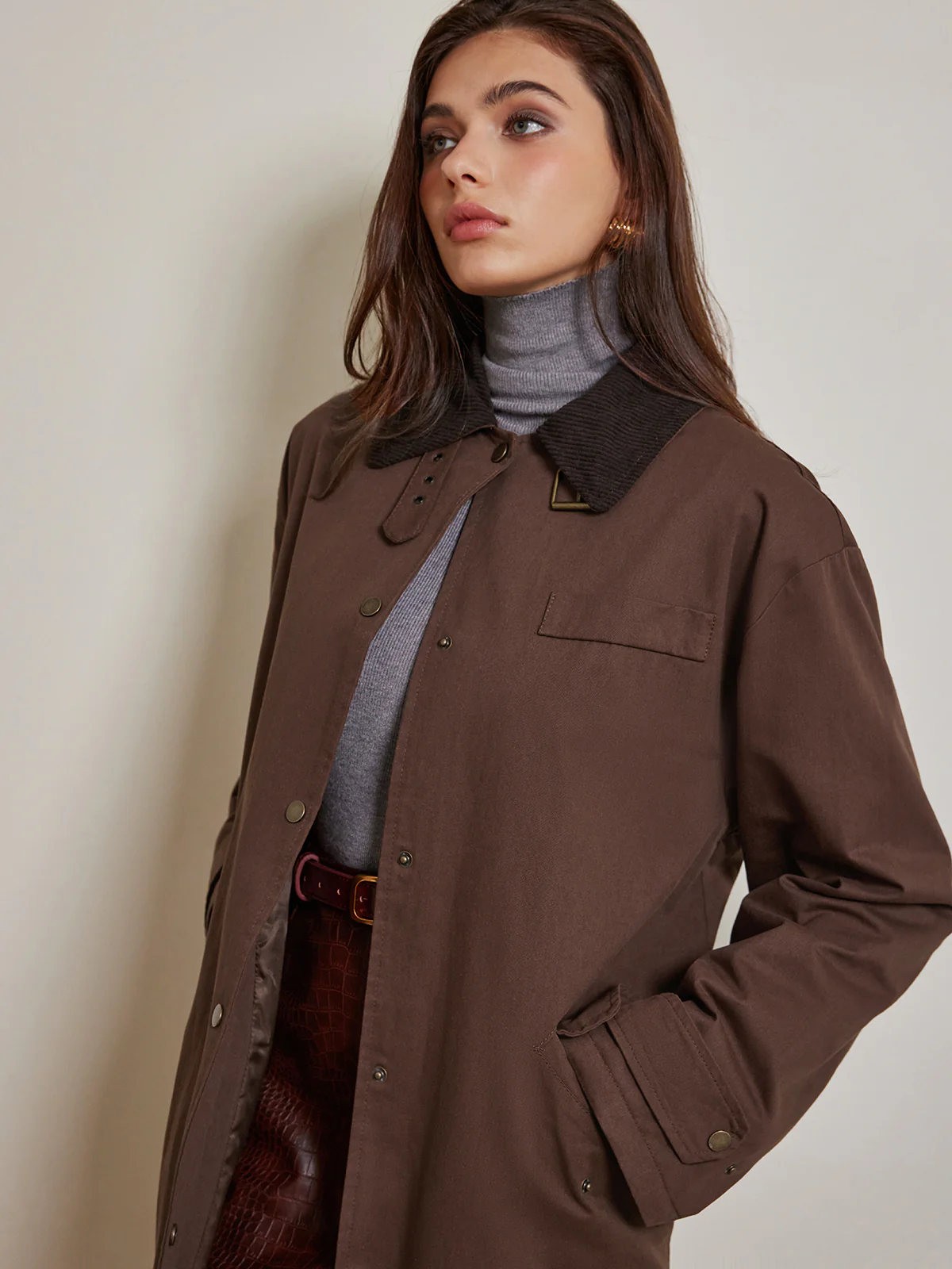 Contrast Collar Pleated Trench Coat - Image 5
