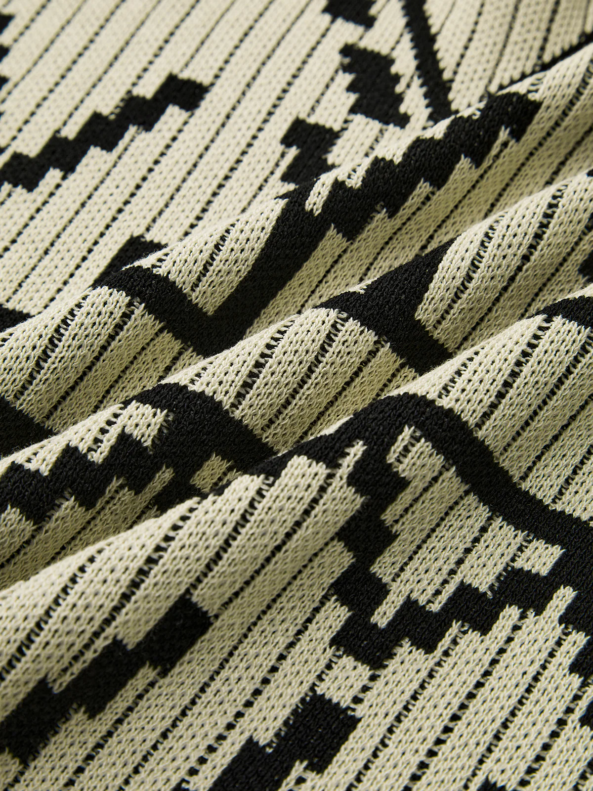 Contrast Knit Vest - Image 2