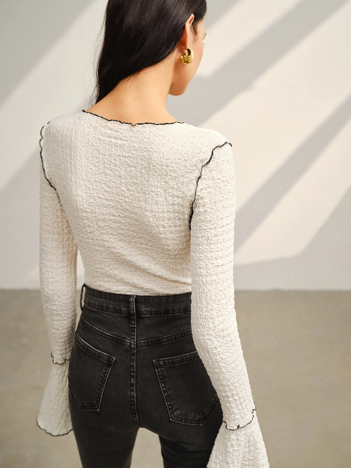 Contrast Piping Bell Sleeve T-Shirt - Image 9