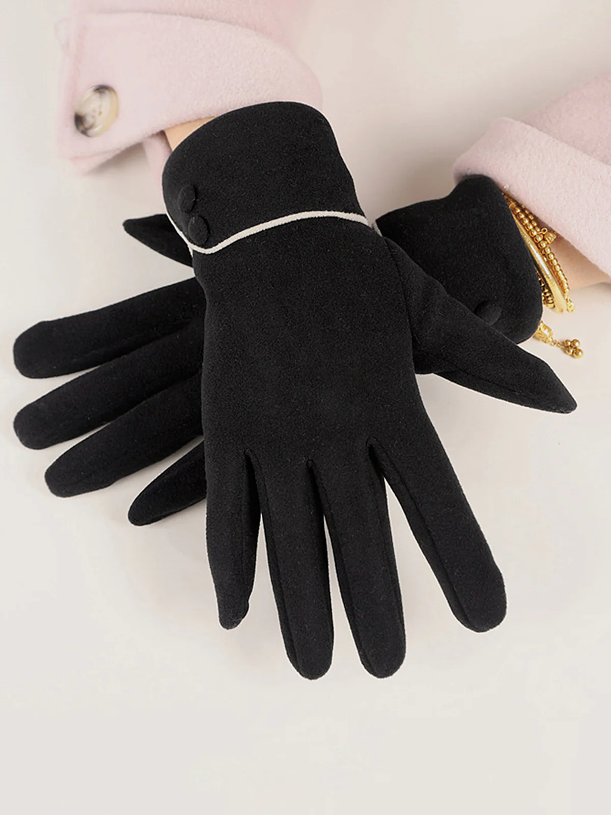 Contrast Piping Button Detail Gloves - Image 4
