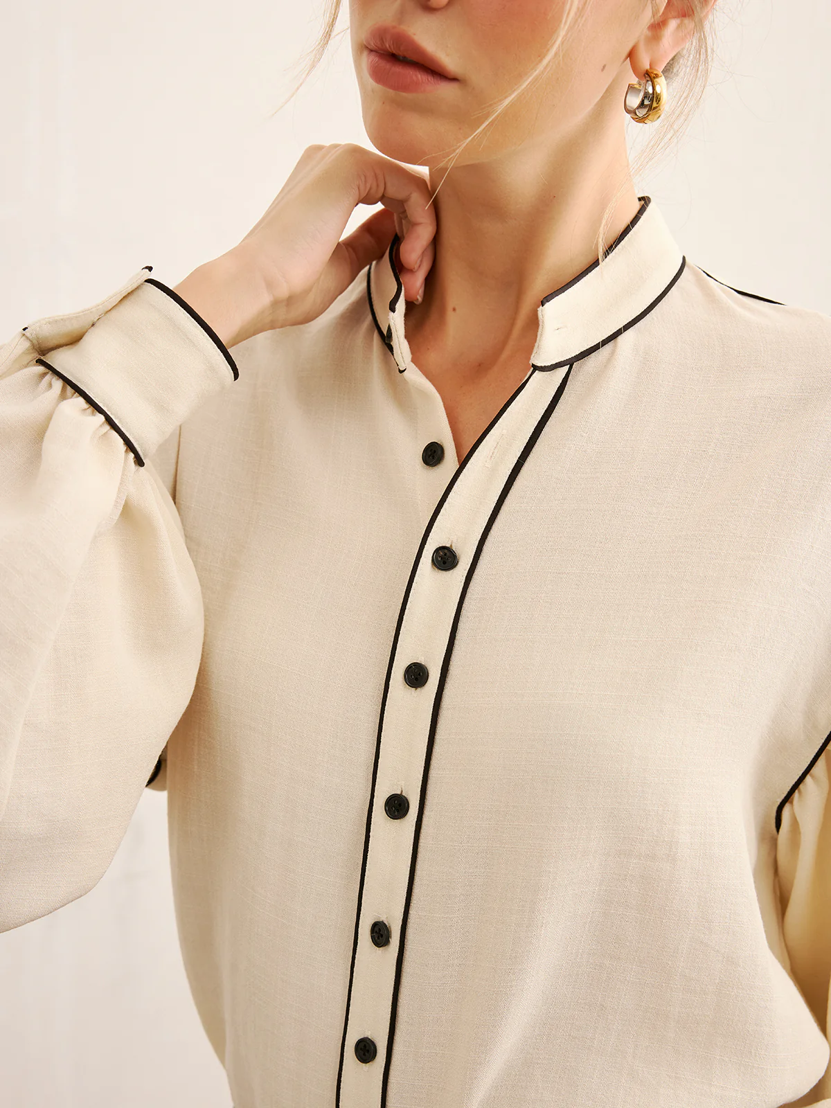 Contrast Piping Mandarin Collar Blouse - Image 5