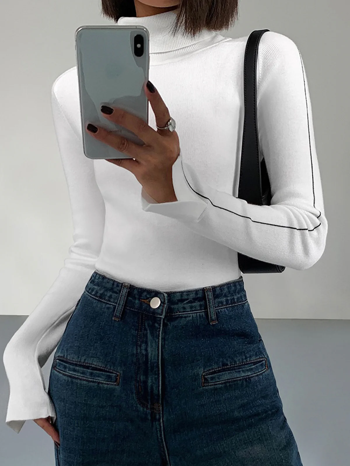 Contrast Piping Turtleneck Sweater - Image 2