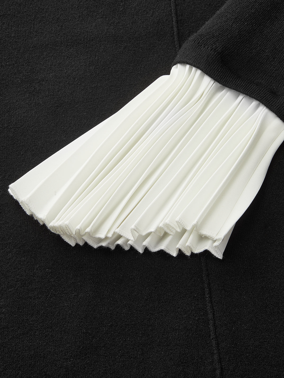 Contrast Pleated Cuff Mock Neck Sweater - Image 4