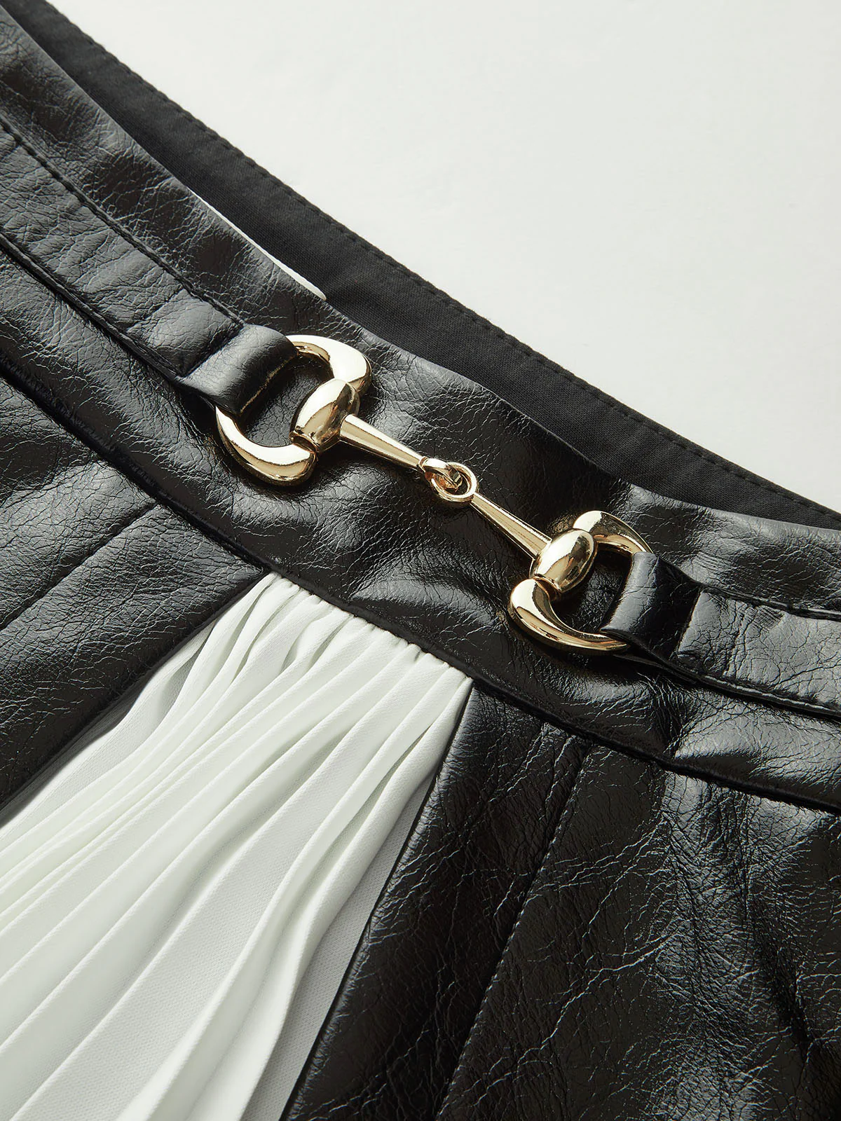 Contrast Pleated Faux Leather Mini Skirt - Image 4