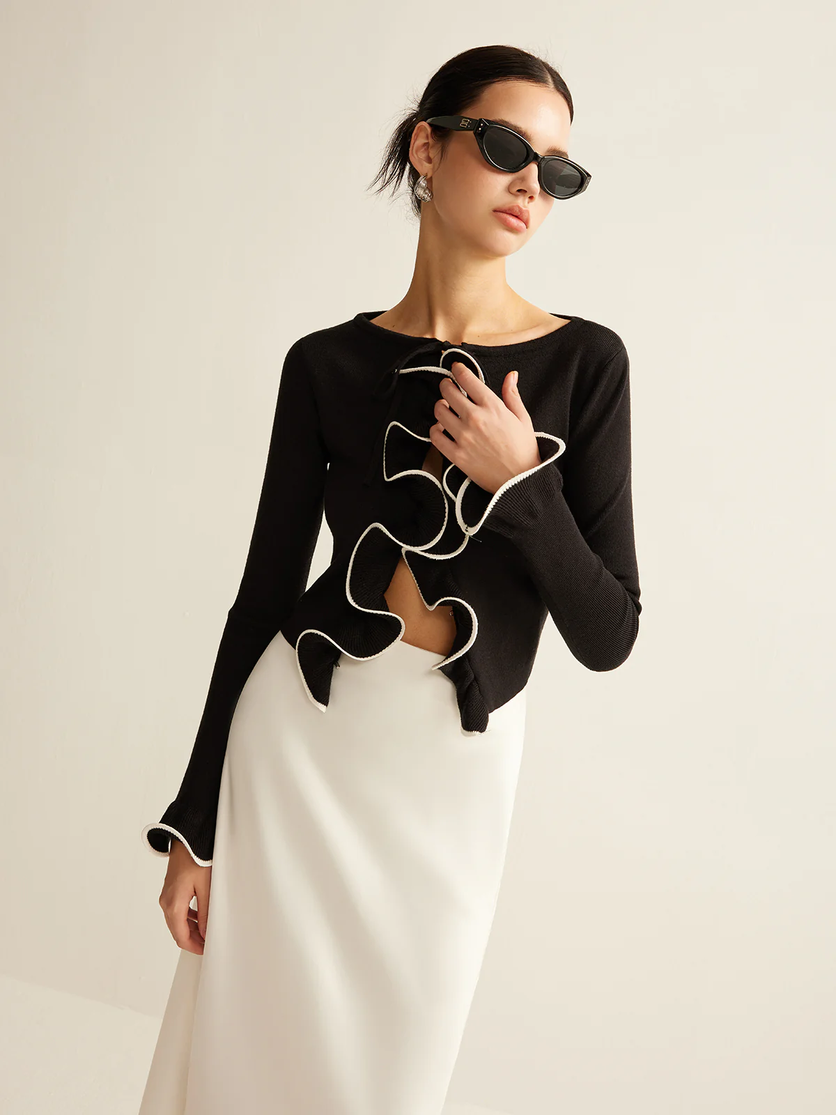 Contrast Ruffle Skinny Cardigan - Image 3