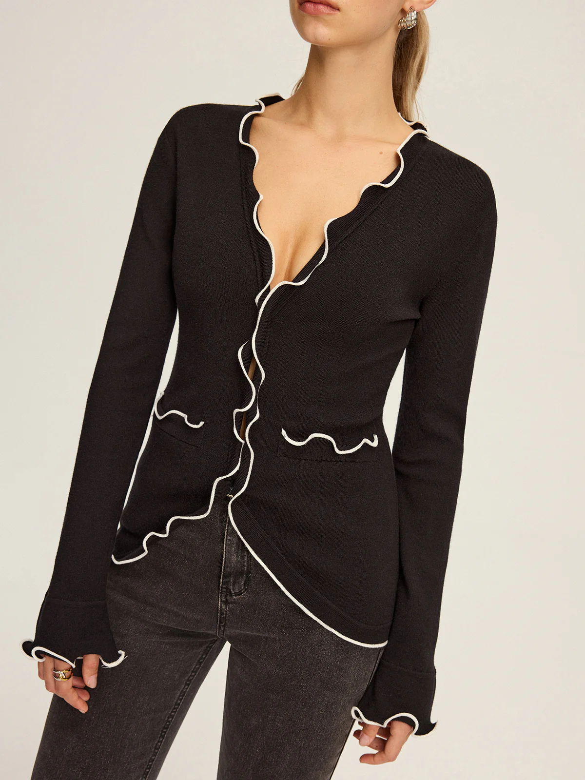 Contrast Scallop Trim Knit Top - Image 4