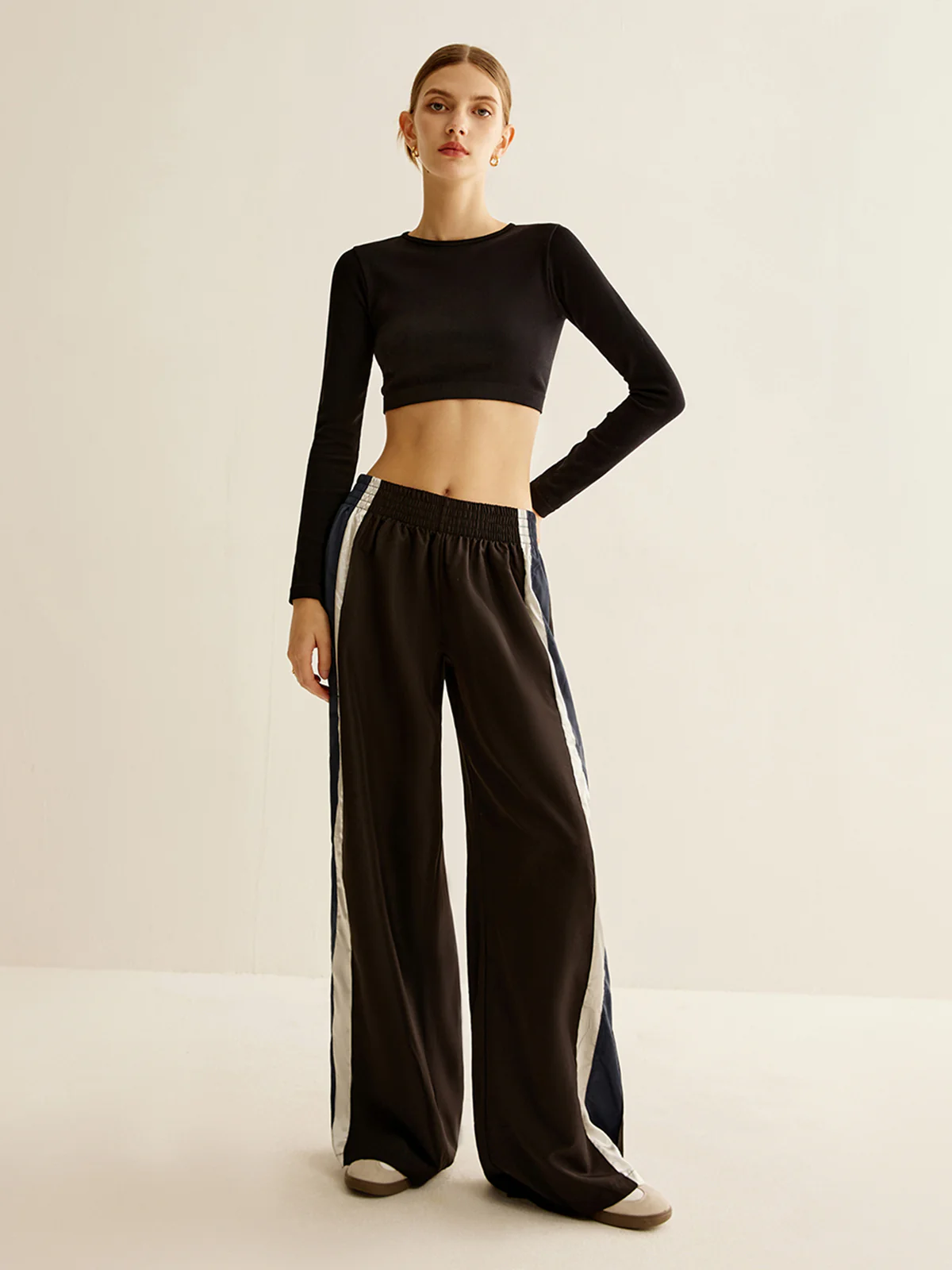 Contrast Side Striped Athleisure Pants - Image 3