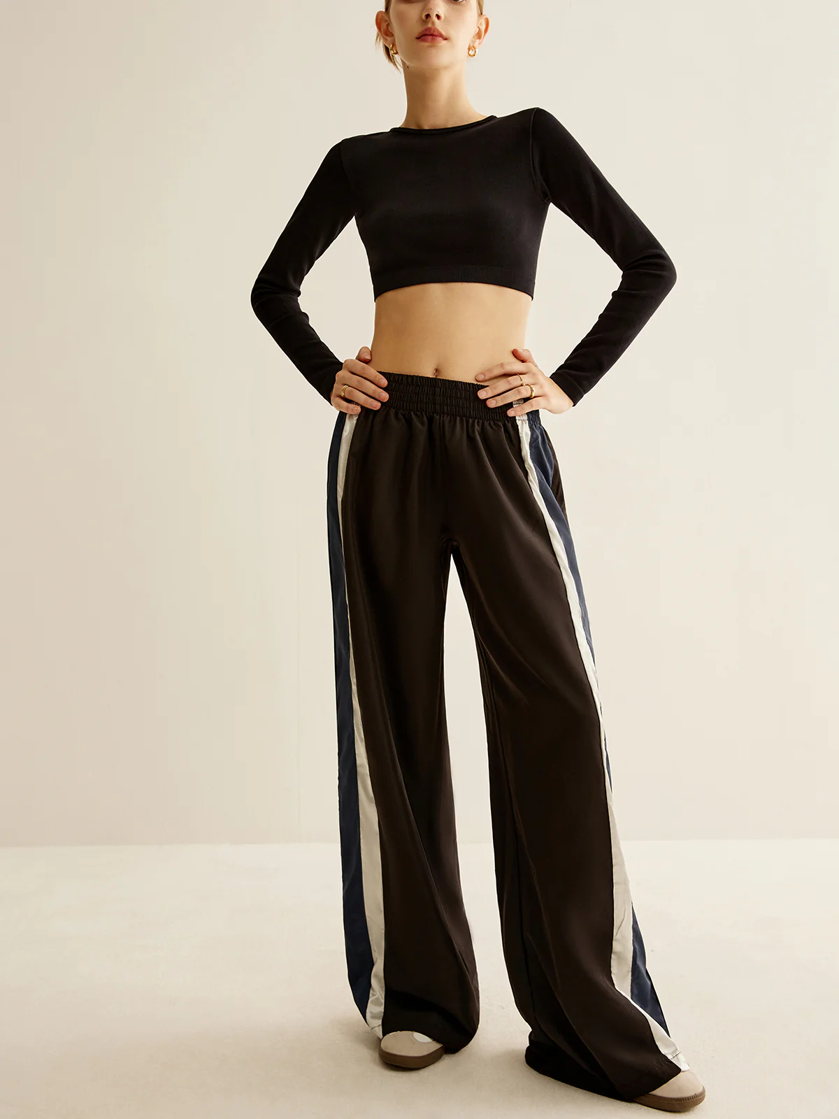Contrast Side Striped Athleisure Pants - Image 4