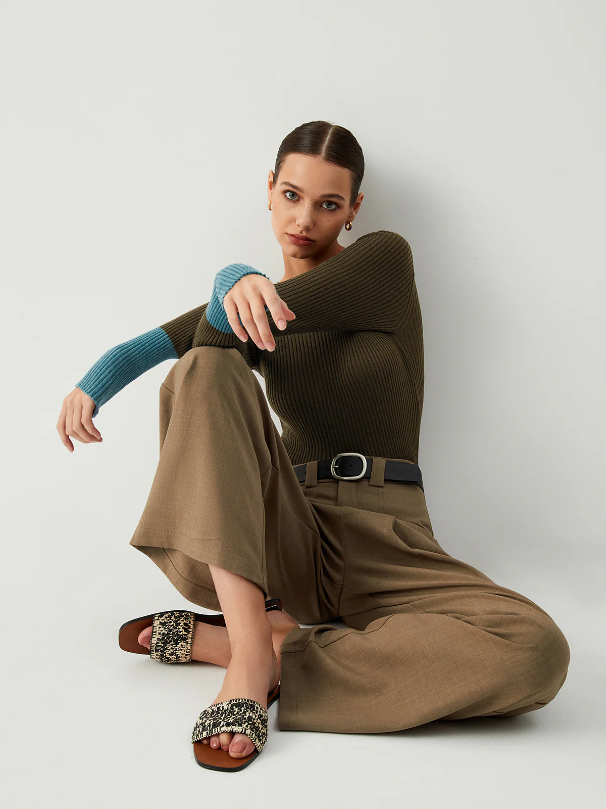 Contrast Sleeve Hem Long Sleeve Knit Top - Image 2