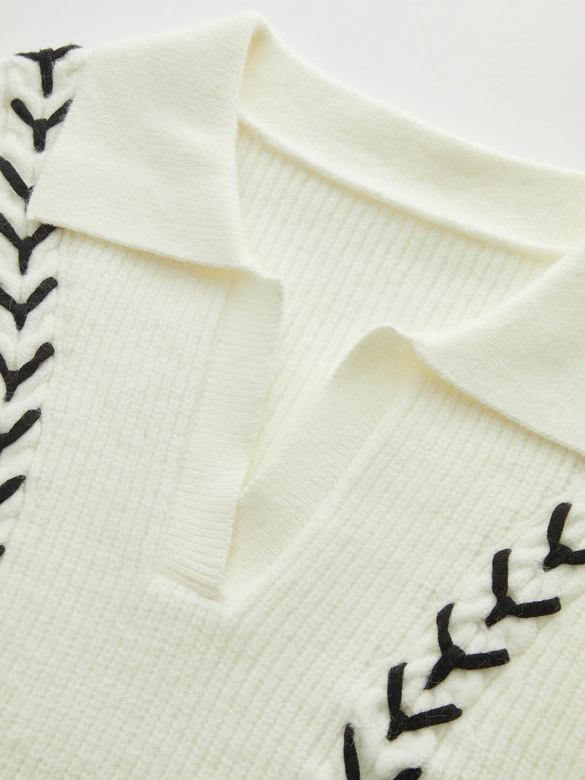 Contrast Stitching Polo Neck Cable Knit Top - Image 4