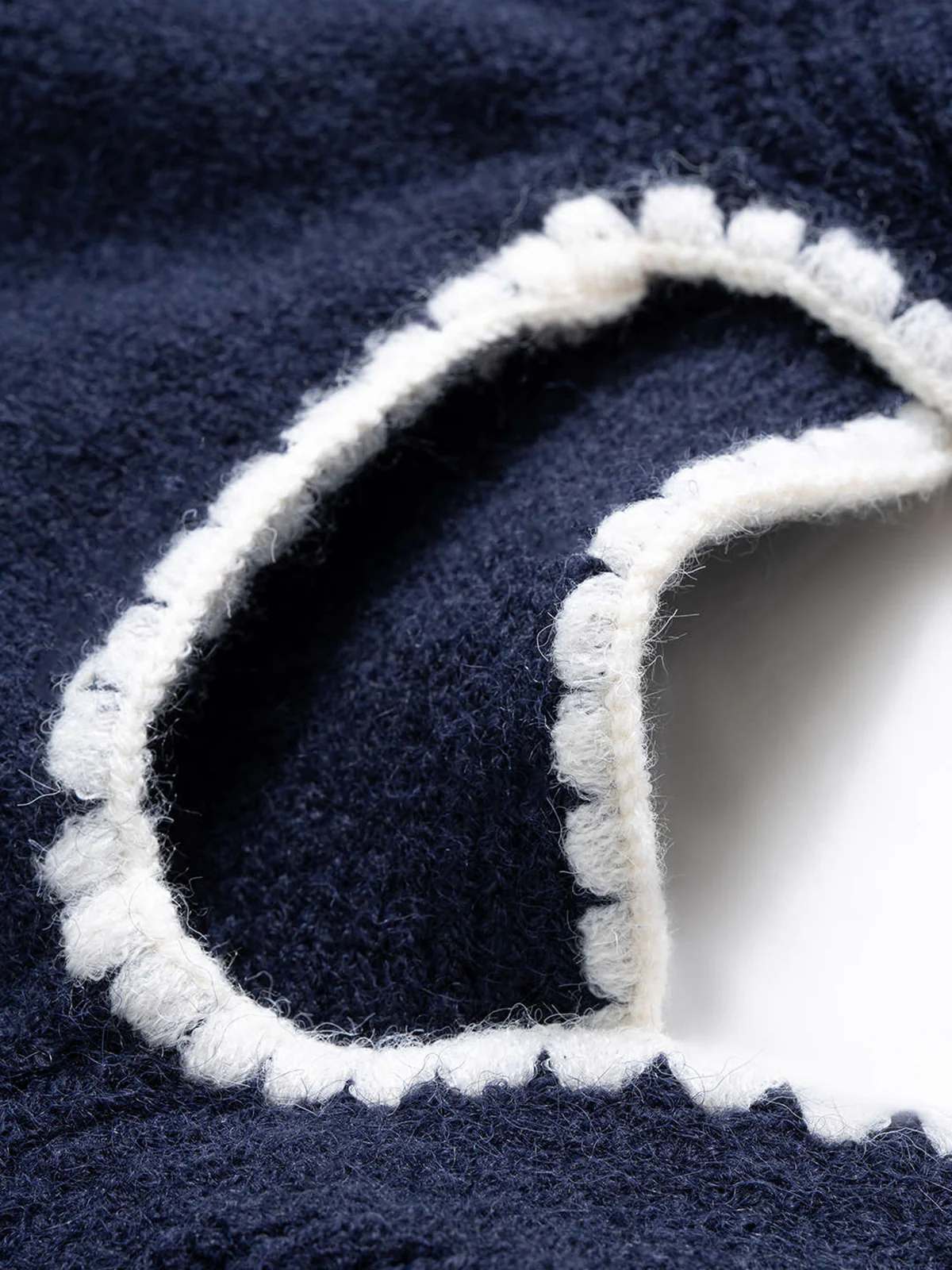 Contrast Trim Knot-Waist Knit Top - Image 4