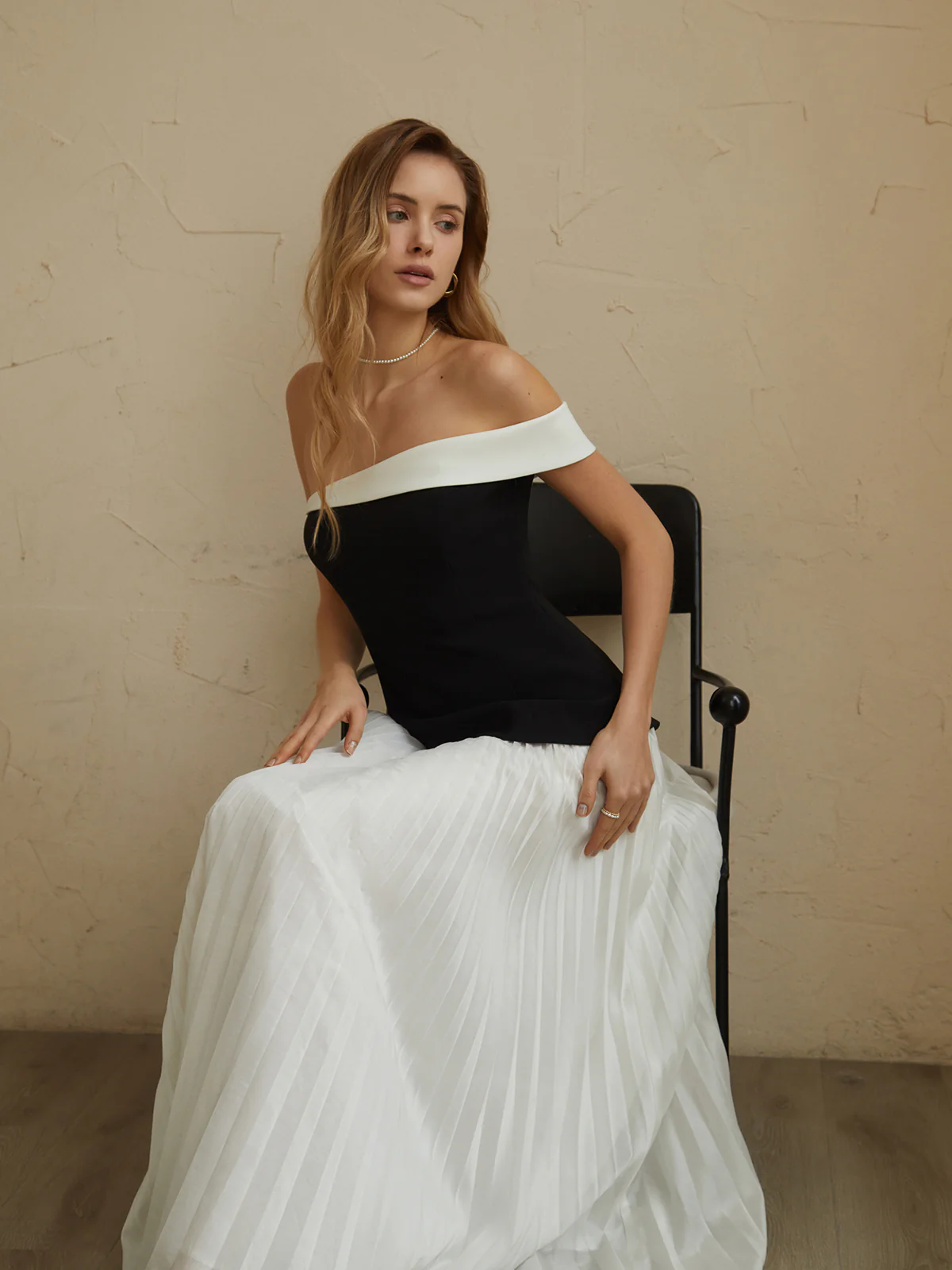 Contrast Trim Off-Shoulder Long Dress - Image 5