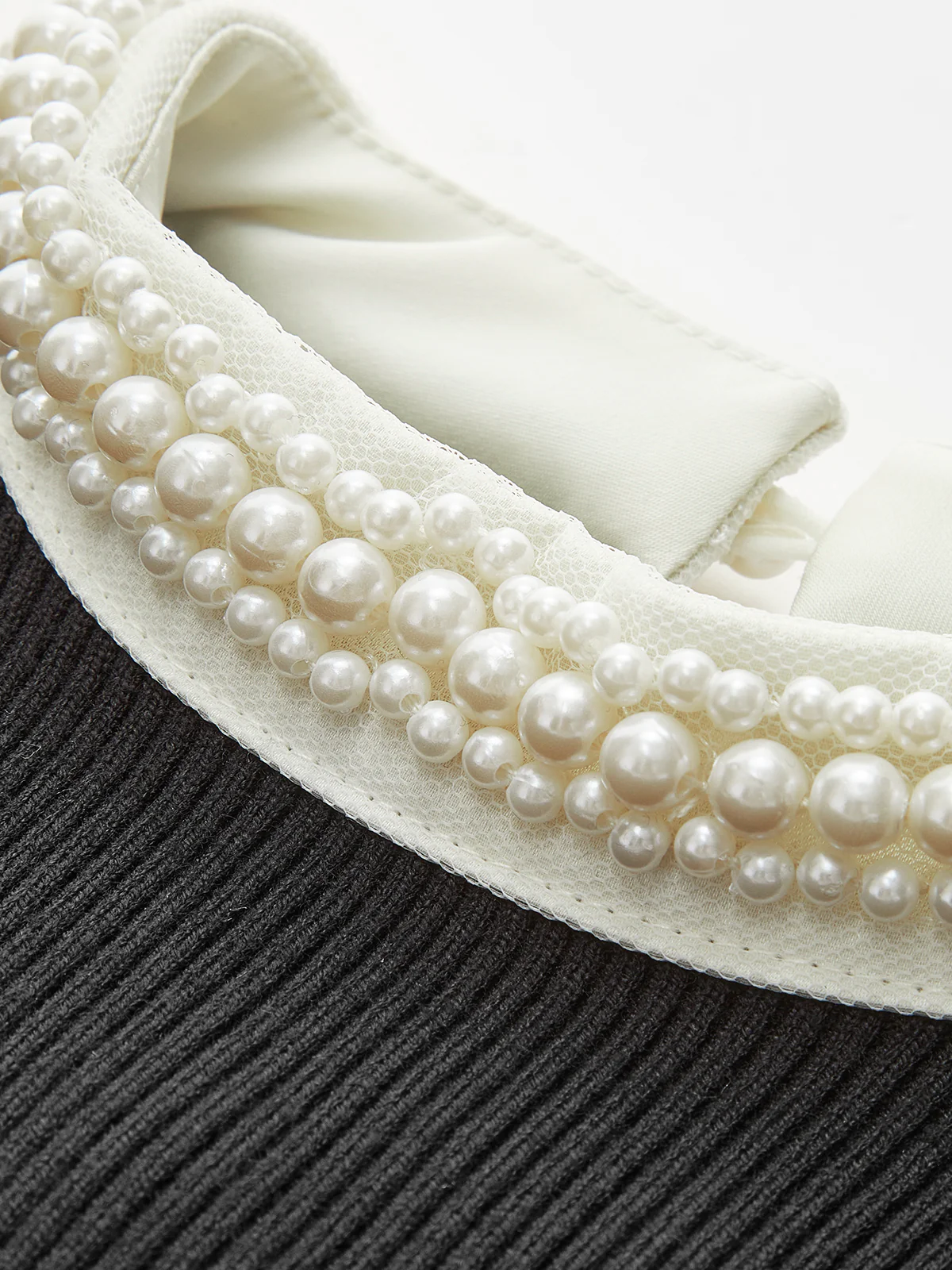 Contrast Trim Pearl-Detail Sweater - Image 5