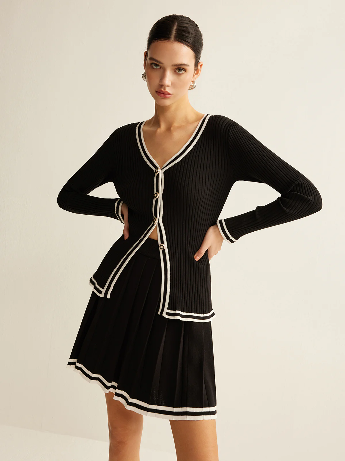 Contrast Trim Pleated Knit Skirt Set - Image 3