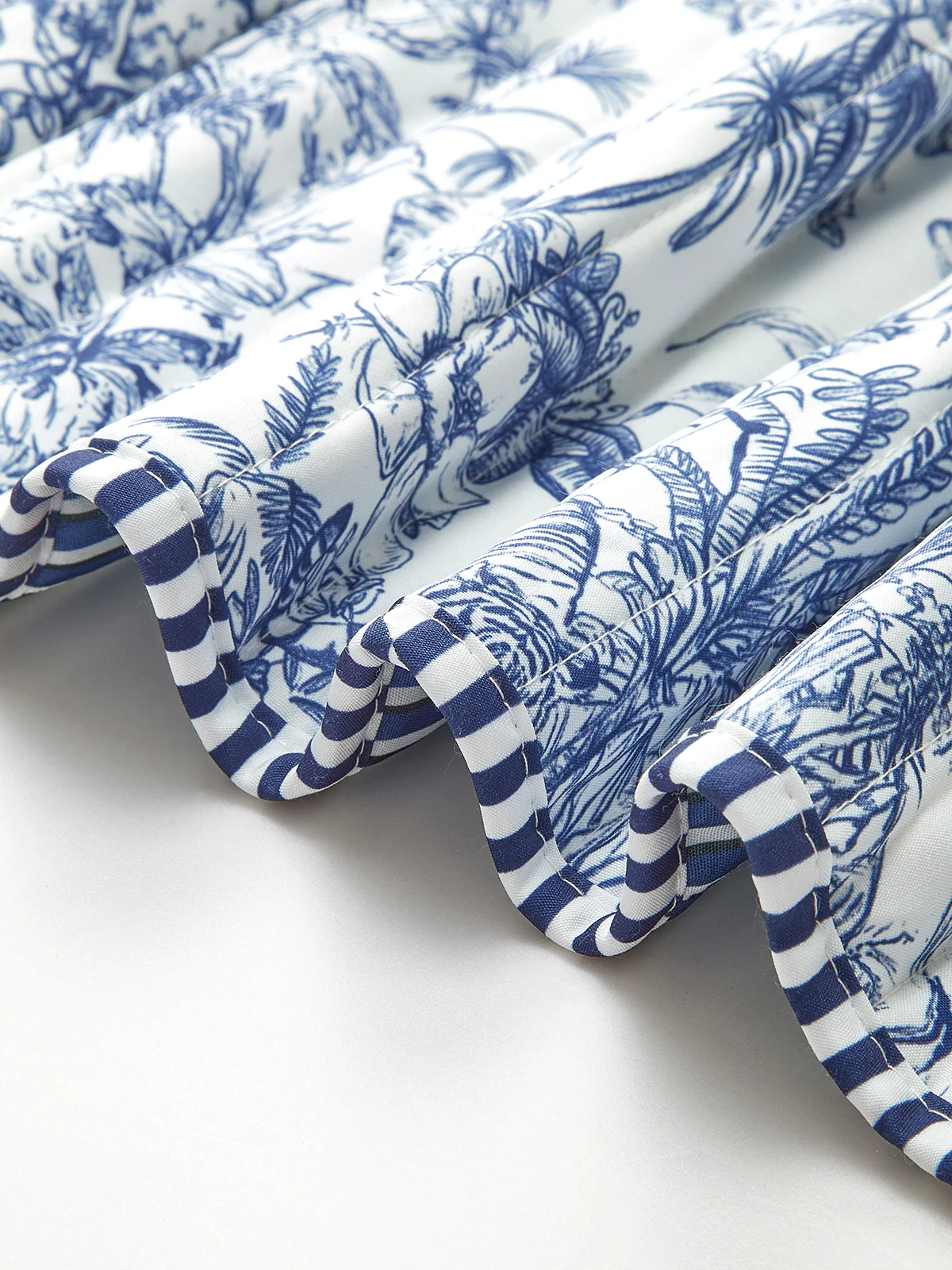 Contrast Trim Printed Tie Vest - Image 4