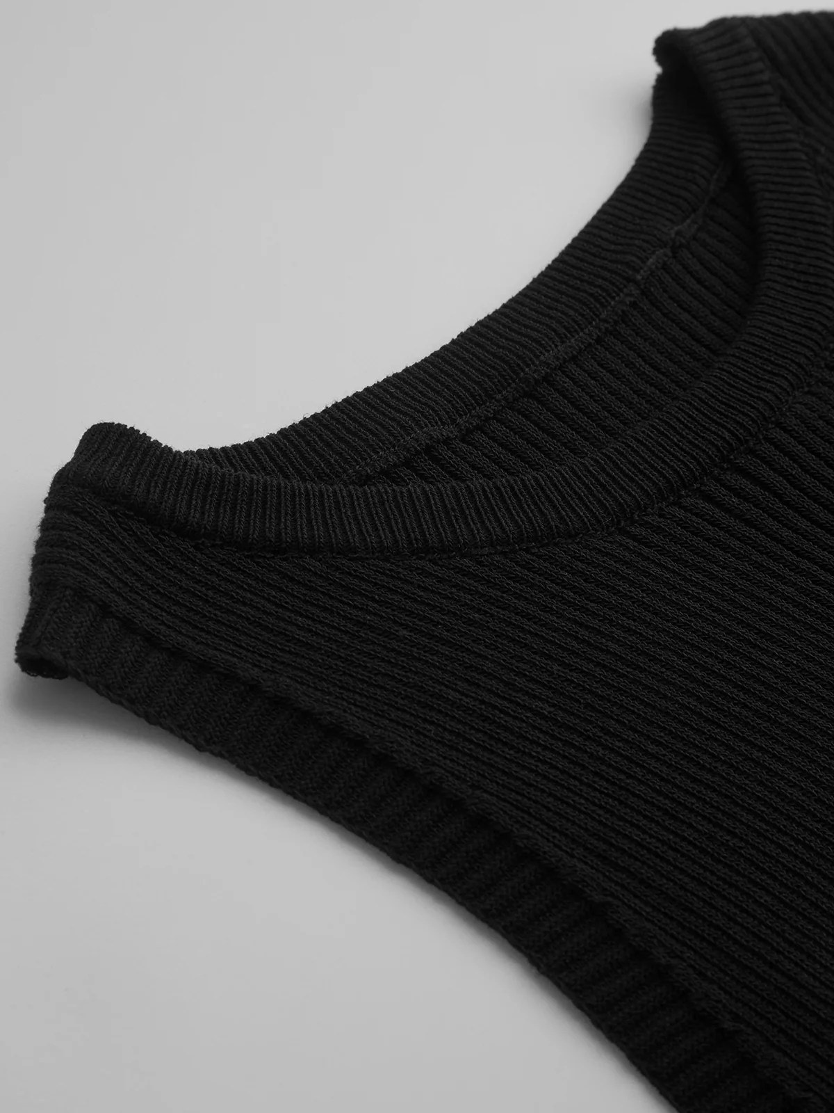 Contrast Trim Slim Sweater Vest - Image 3