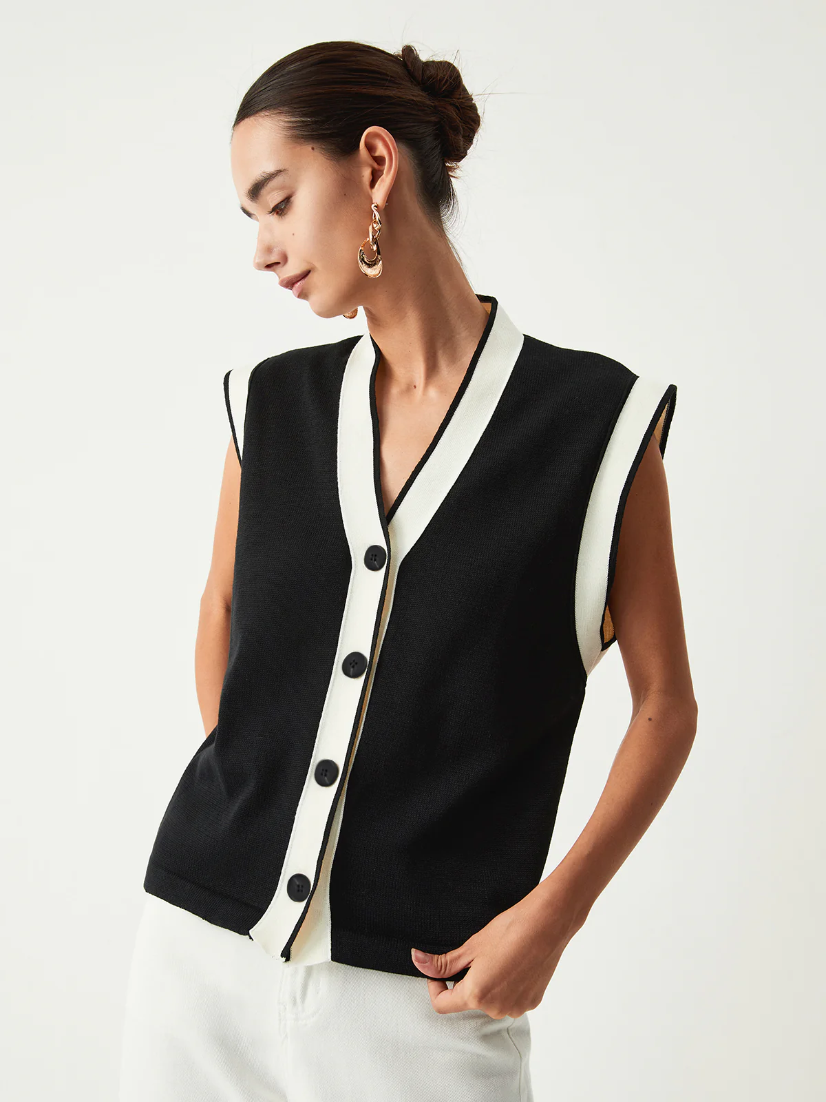 Contrast Trim Sweater Vest - Image 4