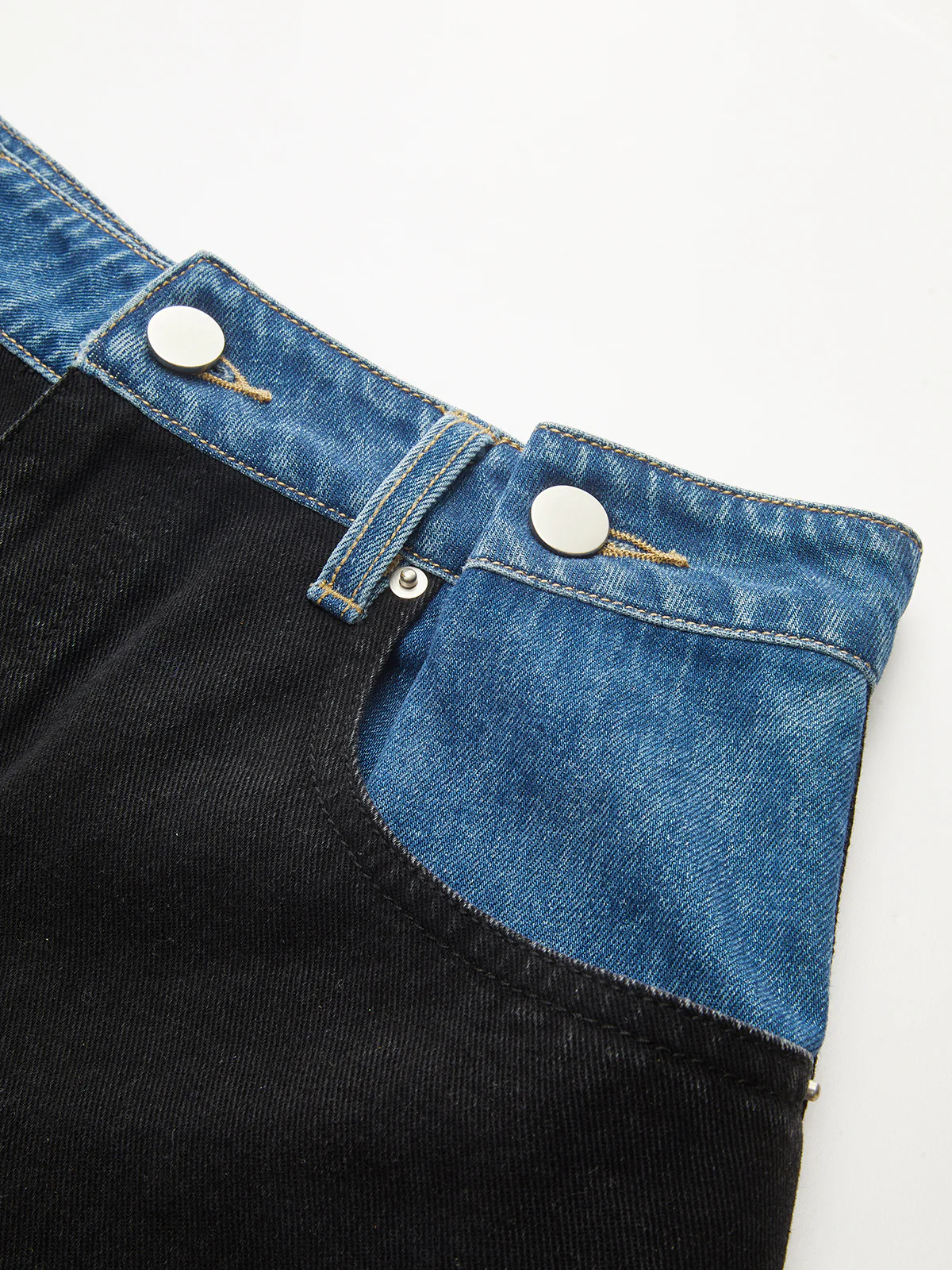 Contrast Waistband Straight-Leg Jeans - Image 3