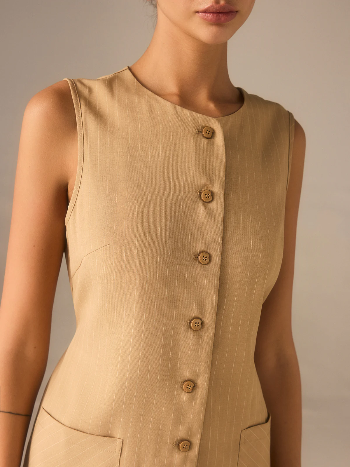 Cotton Blend Buttoned Dress with Pockets and Ties - Image 5