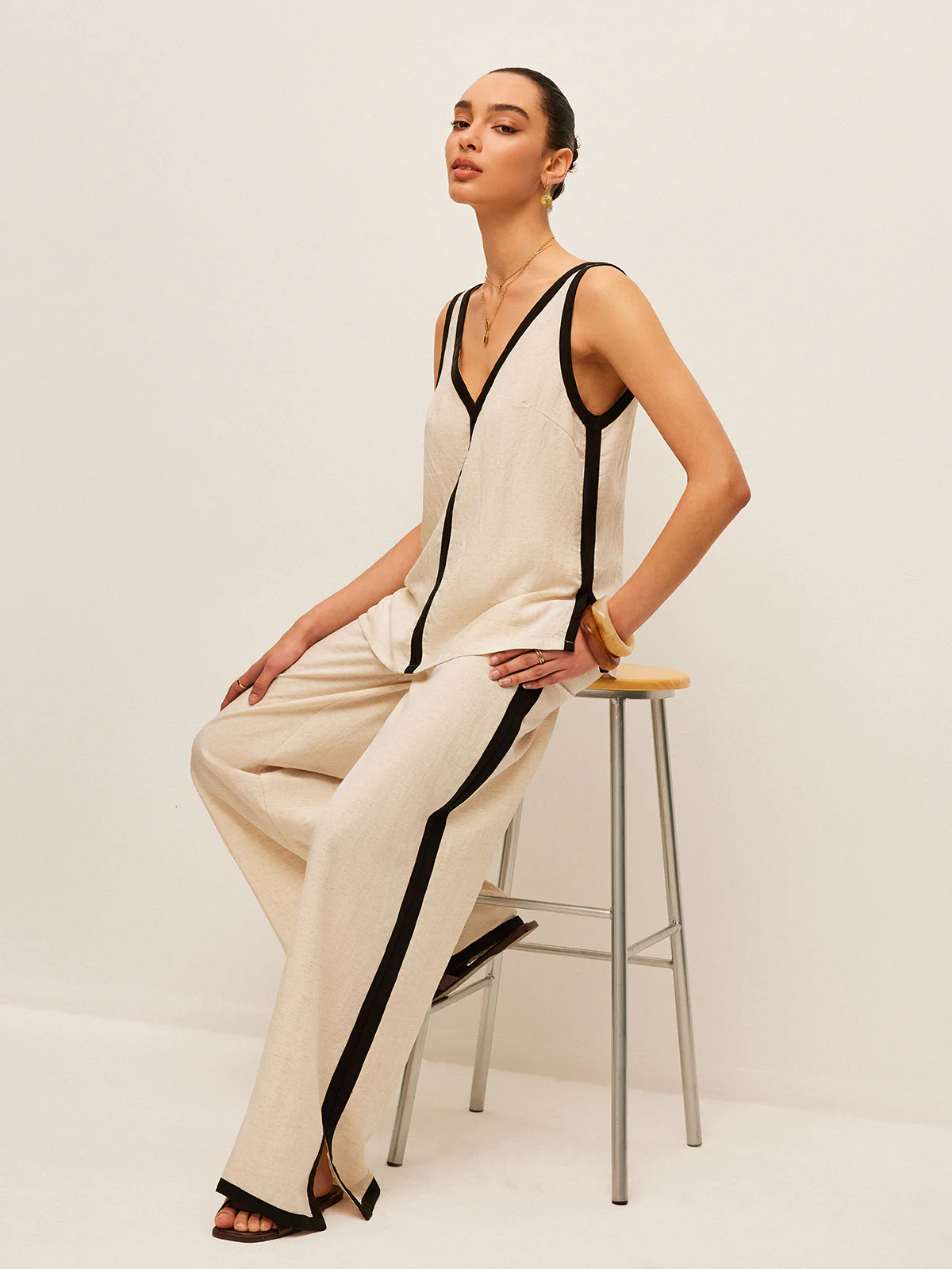 Cotton & Linen Contrast Trim V-Neck Pants Set - Image 4
