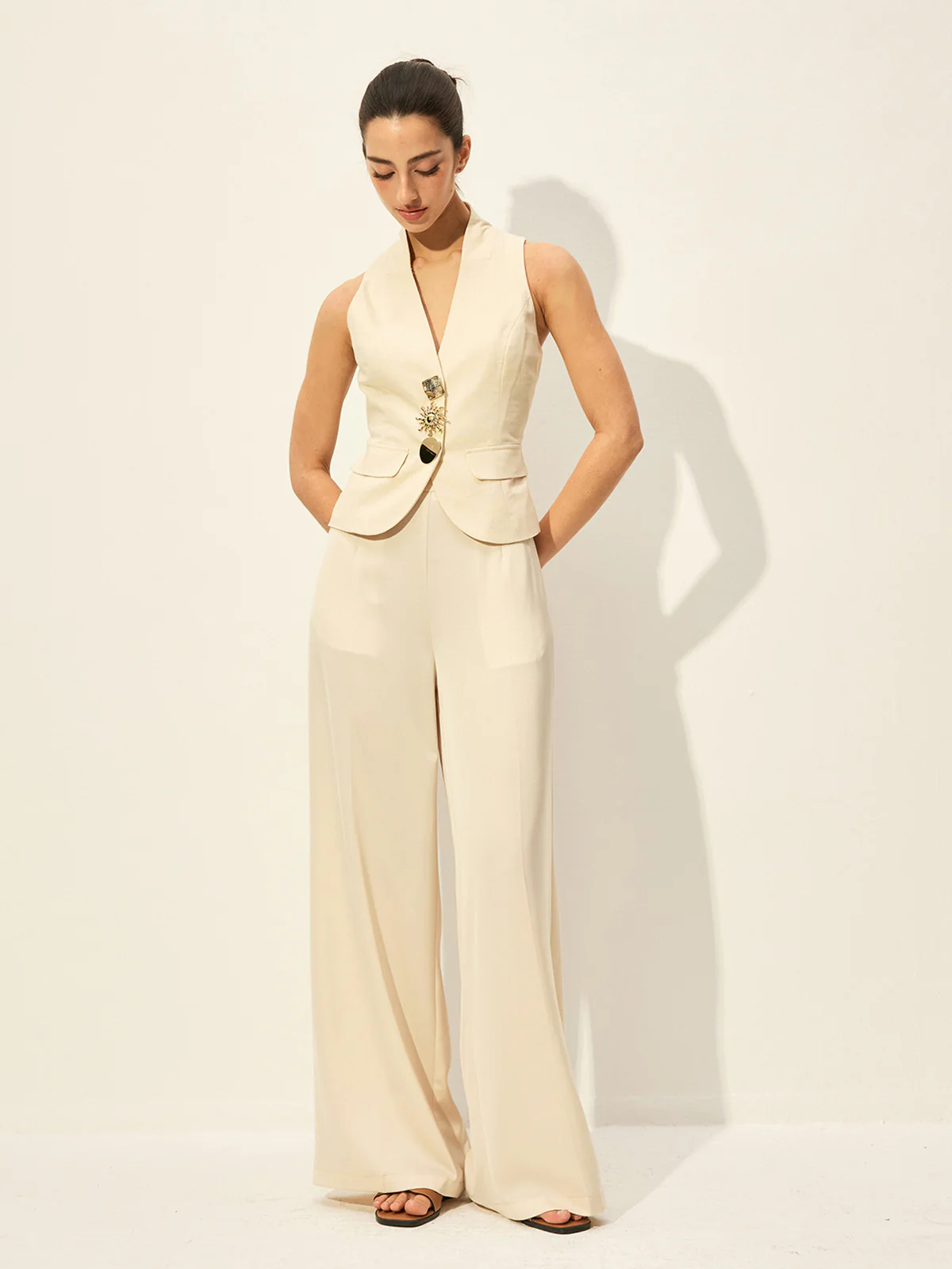 Cotton & Linen Decor Pockets Vest - Image 6