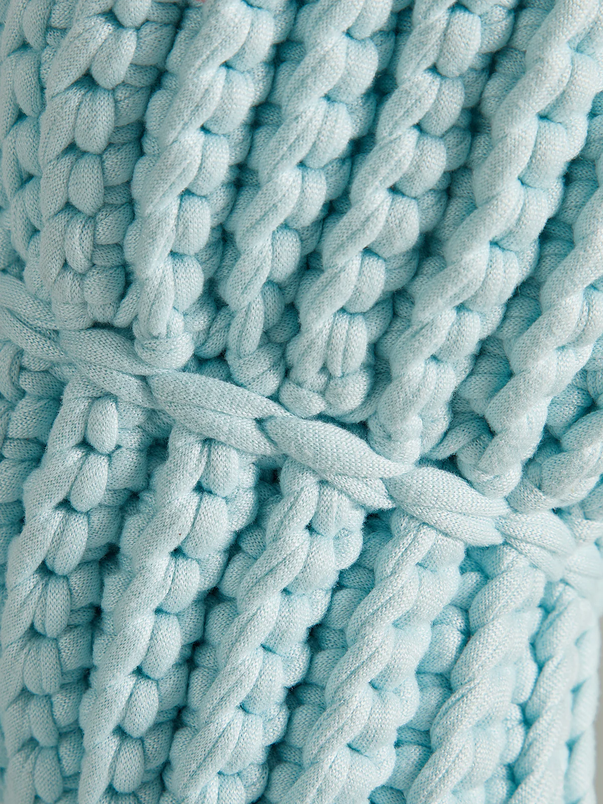 Crochet Conch-Shaped Handbag - Image 4