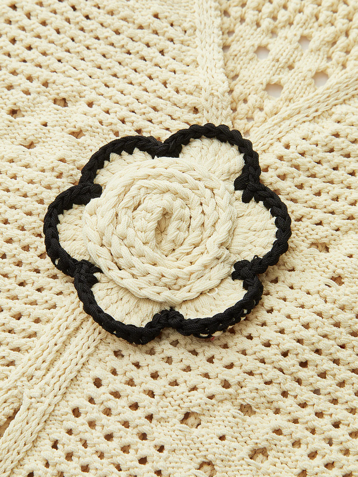 Crochet Knit Vest with Floral Detail - Image 3