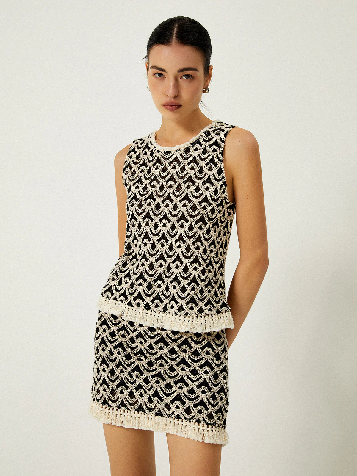 Crochet Wave Pattern Tassel Decor Tank Top