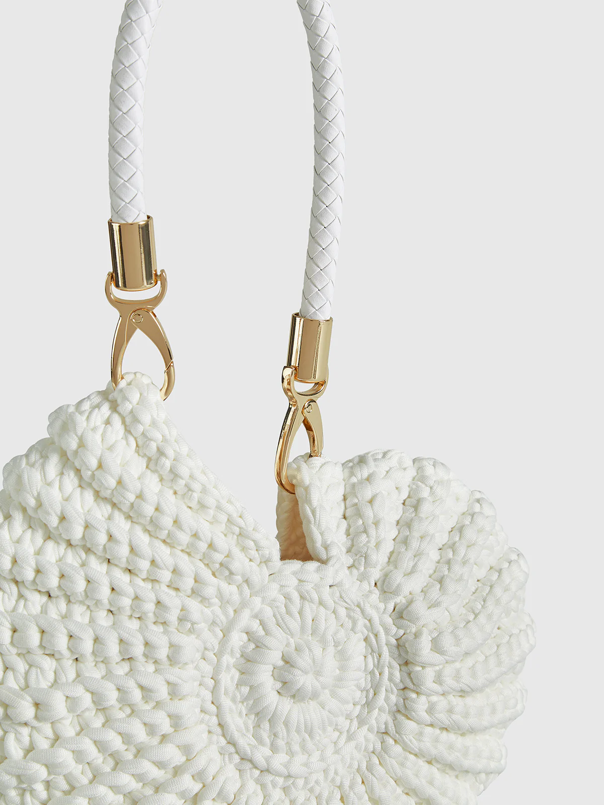 Crocheted Conch-Shaped Handbag - Image 4