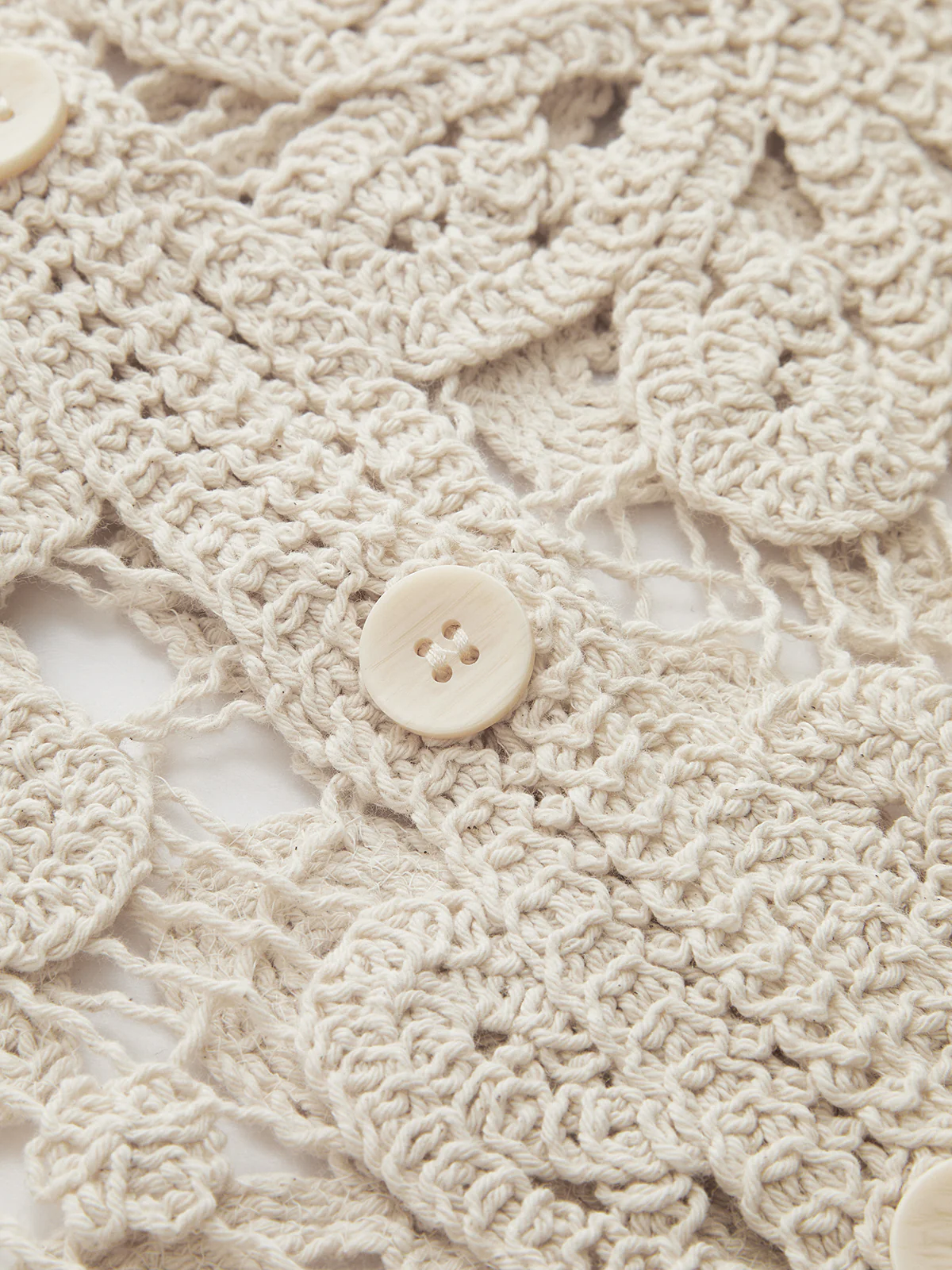 Cropped Floral Crochet Cardigan - Image 4