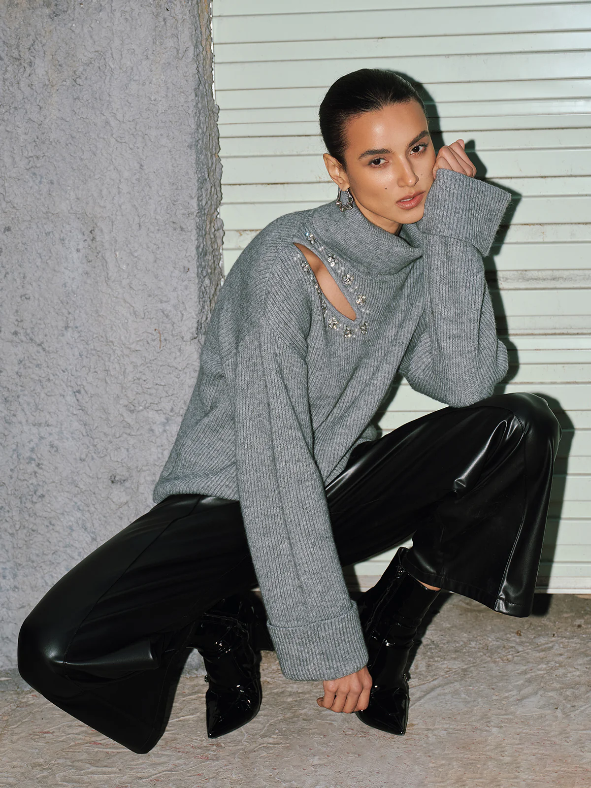 Crystal-Embellished Cut-Out Turtleneck Sweater - Image 5