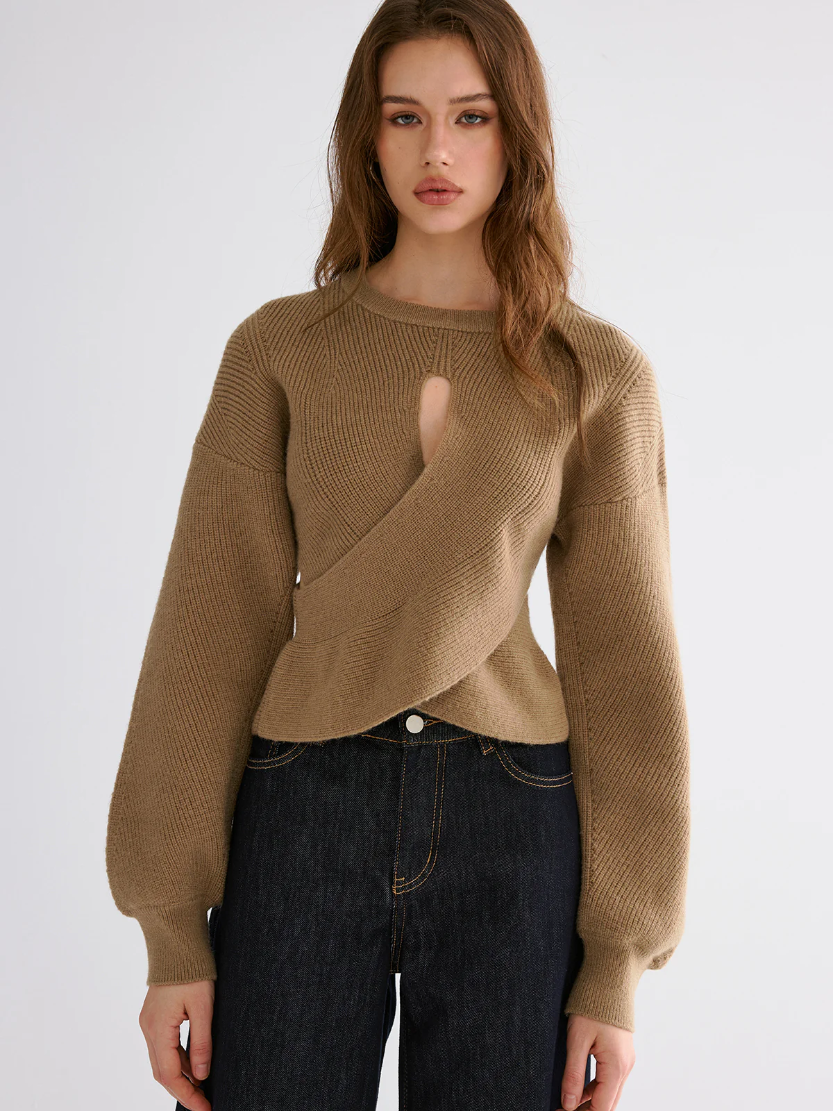 Cut-out Asymmetrical-Hem Sweater - Image 3