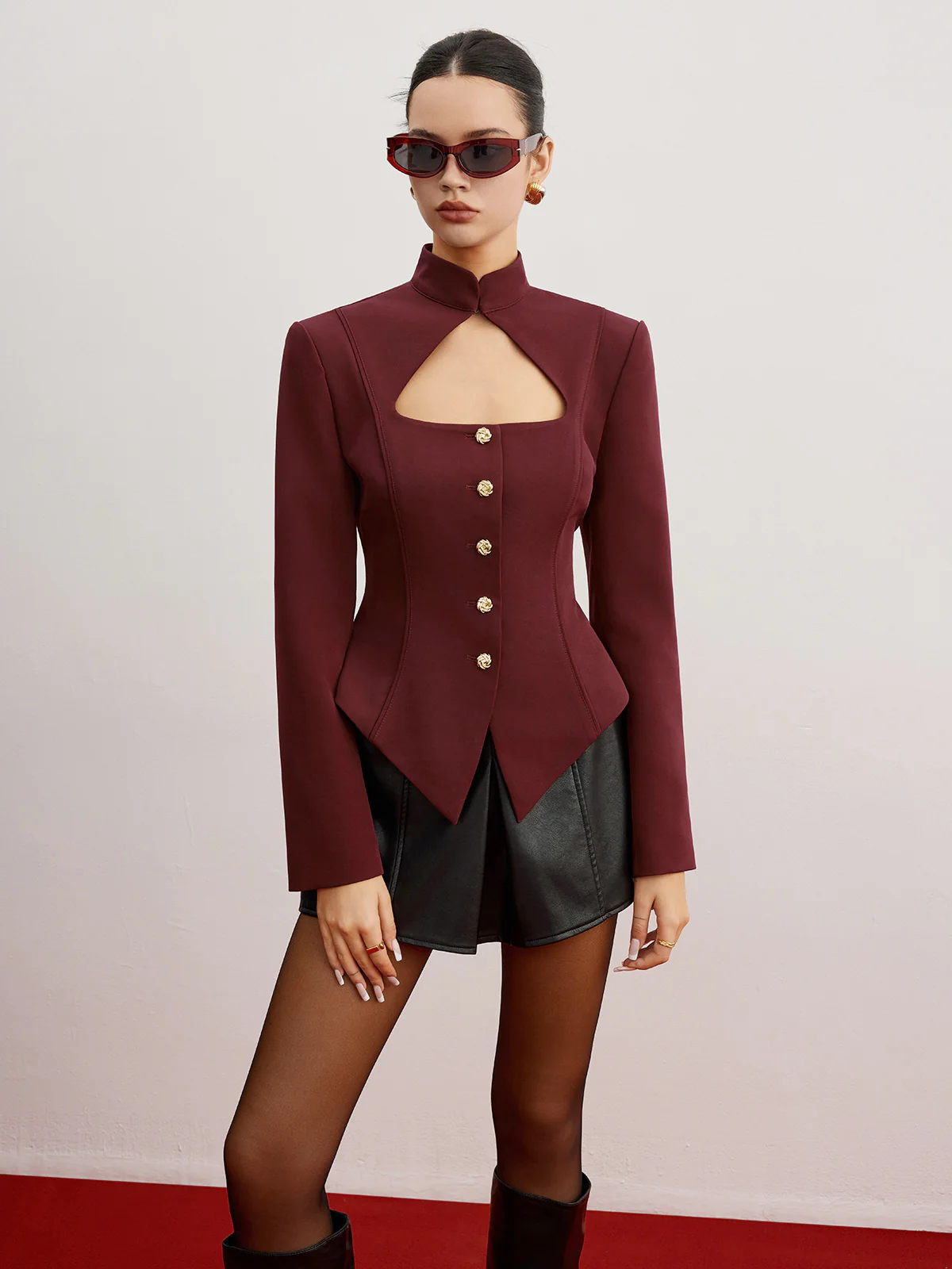 Cutout Slim Blazer With Shoulder Pads - Image 4