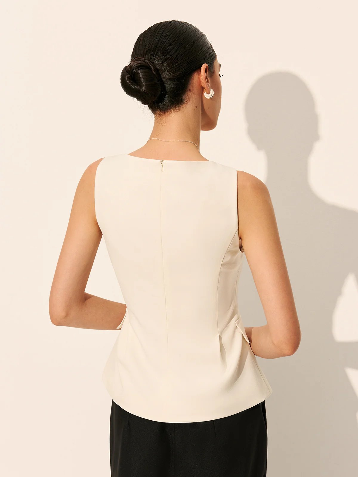 Decor Pockets V-Neck Sleeveless Top - Image 6