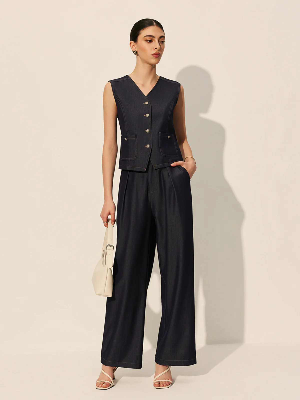 Denim Pockets Buttoned Vest - Image 2