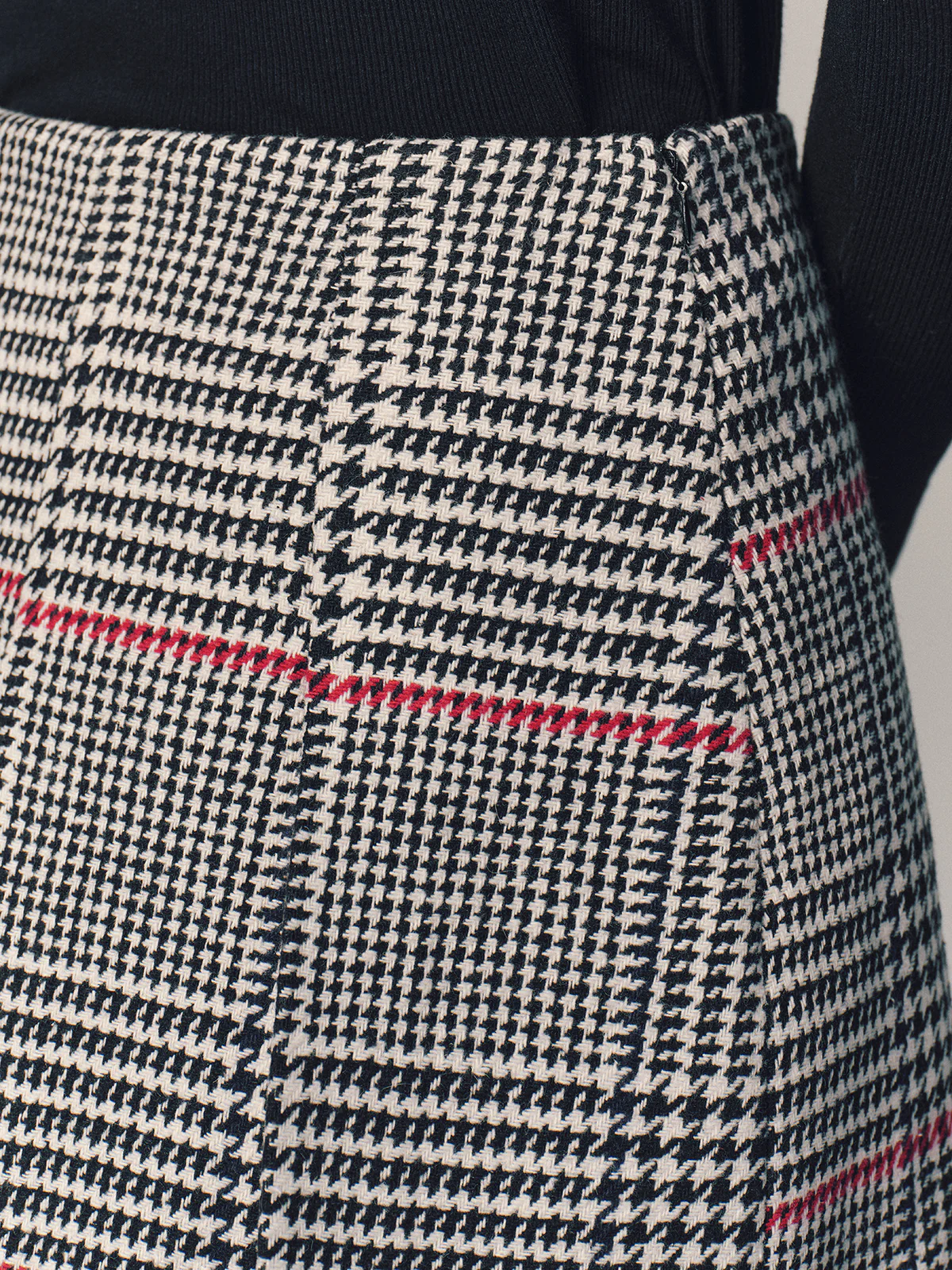 Double Belt Accent Houndstooth Mini Skirt - Image 6