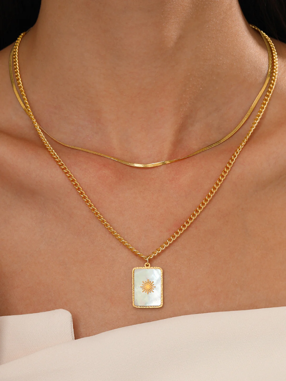 Double-Layer Shell Sun Necklace - Image 2