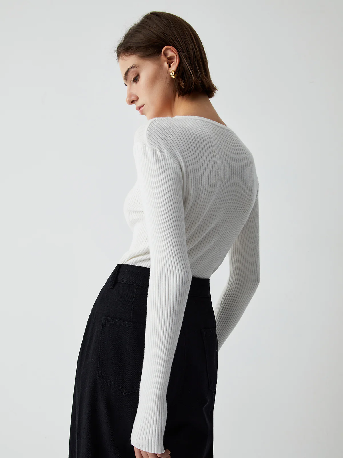 Effortless Keyhole Long Sleeve Knit Top - Image 3