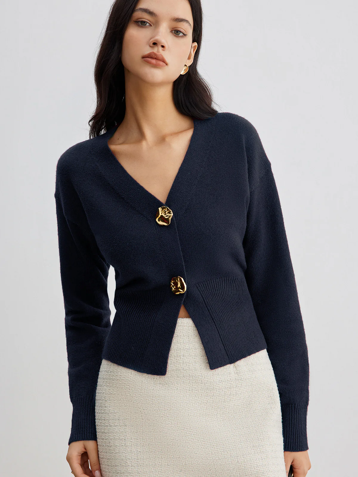 Elegant Metal Button Short Cardigan - Image 9