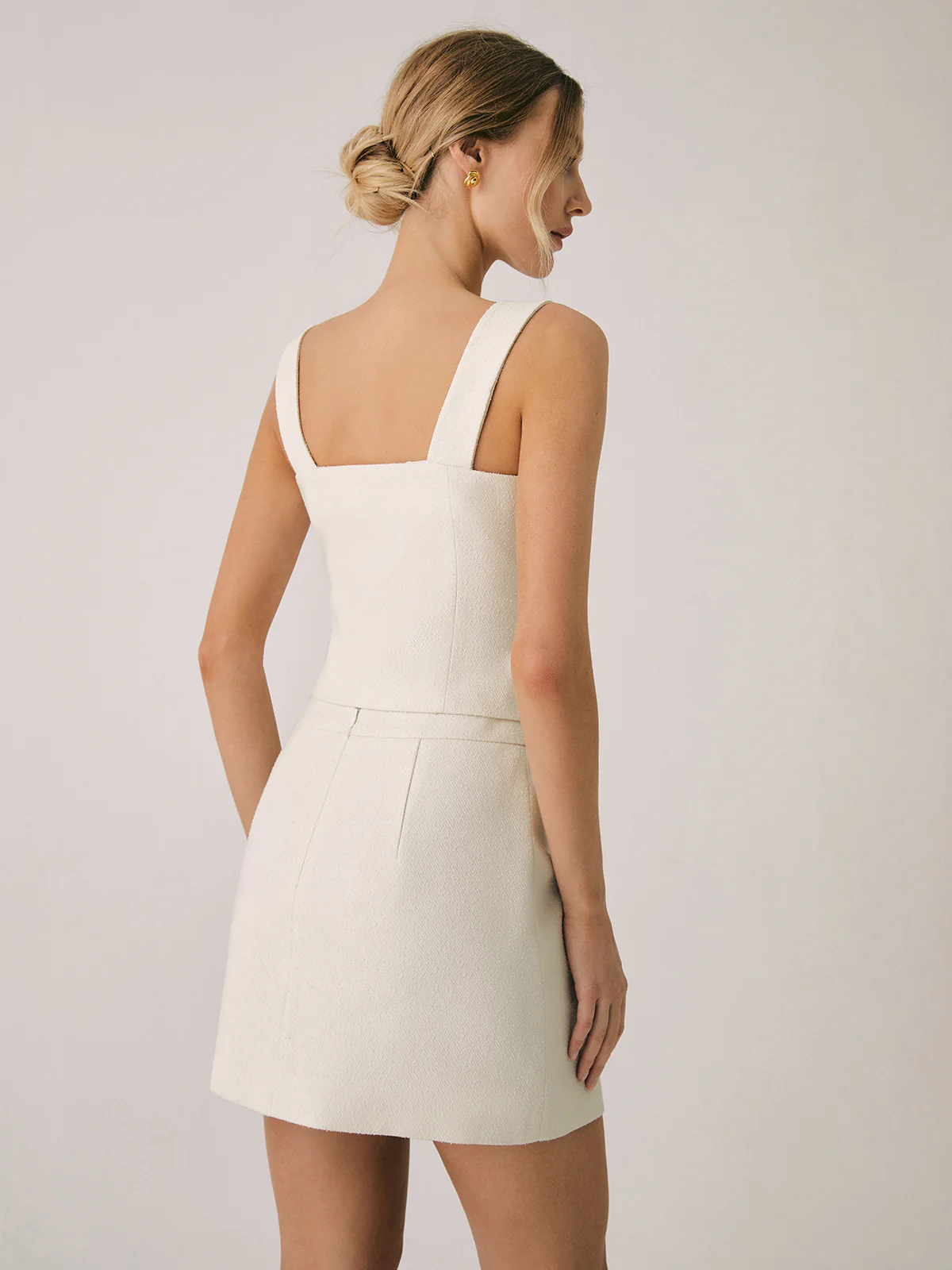 Elegant Pearl Buckle Vest - Image 2