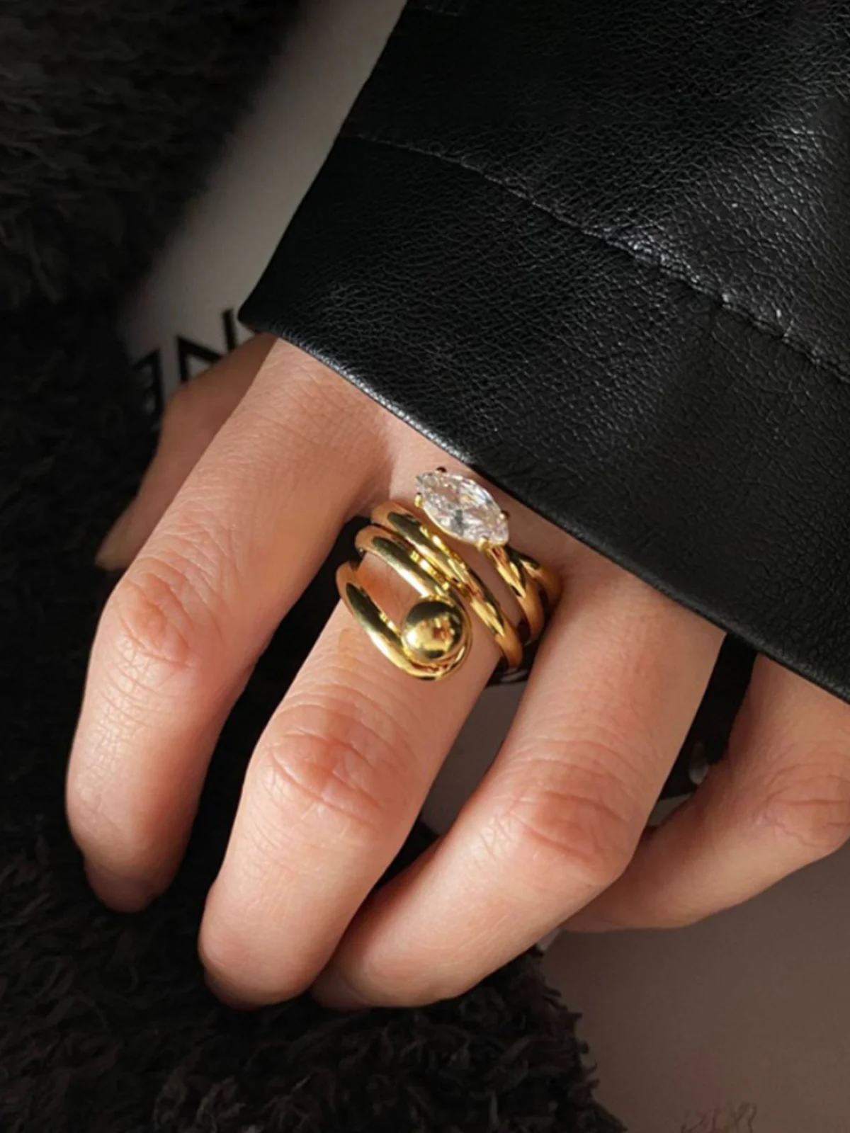 Elegant Twist Ring - Image 2