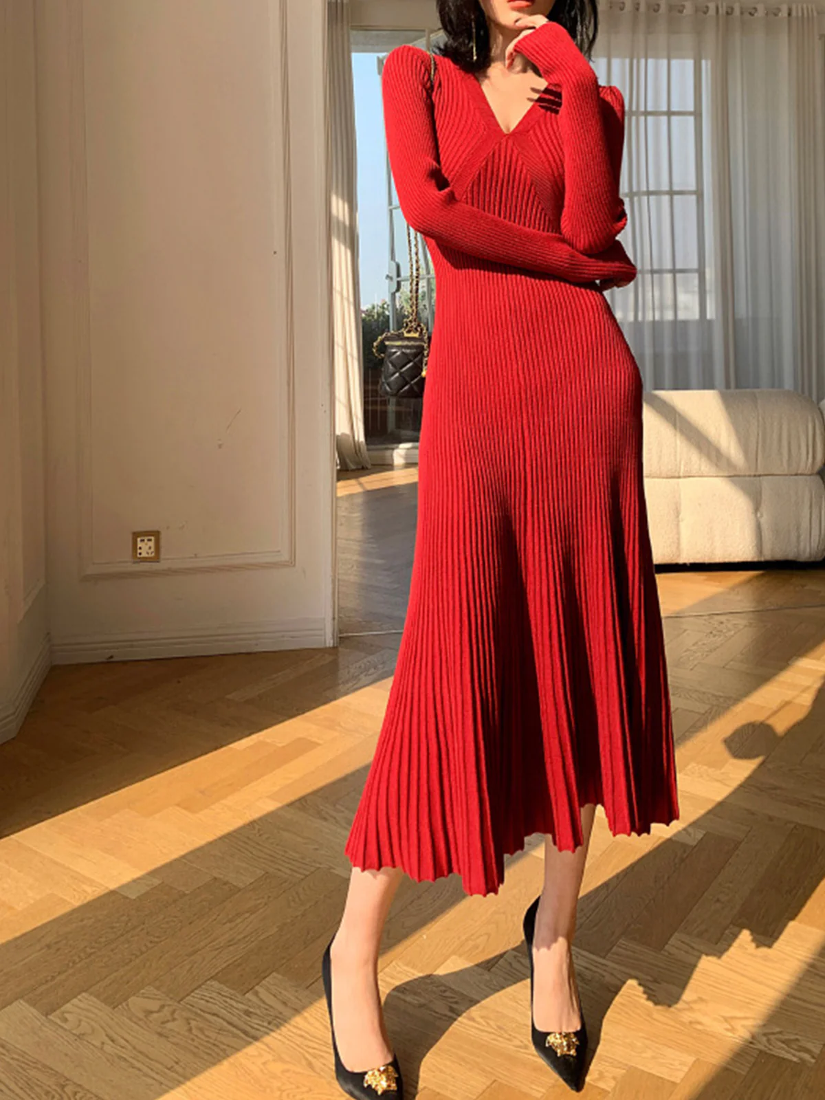 Elegant V-Neck Pleated Dress - Image 2