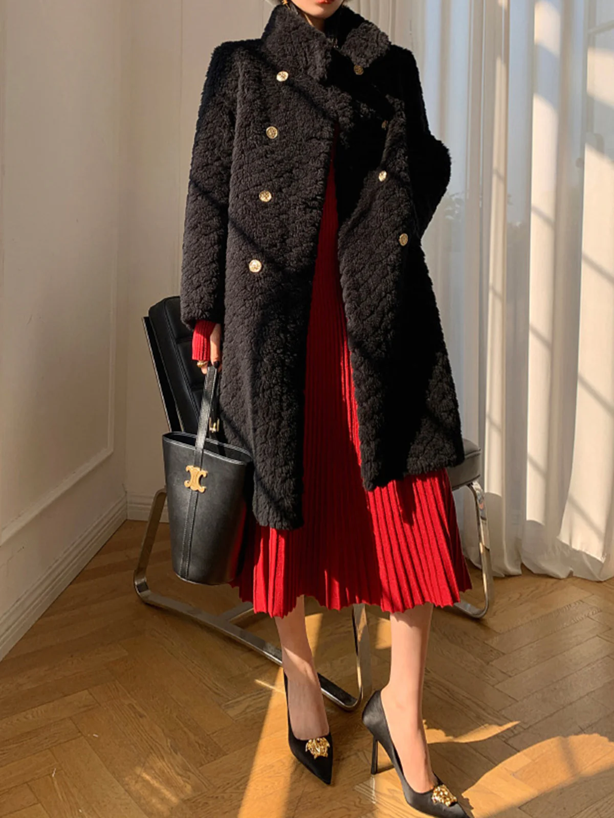 Elegant V-Neck Pleated Dress - Image 9