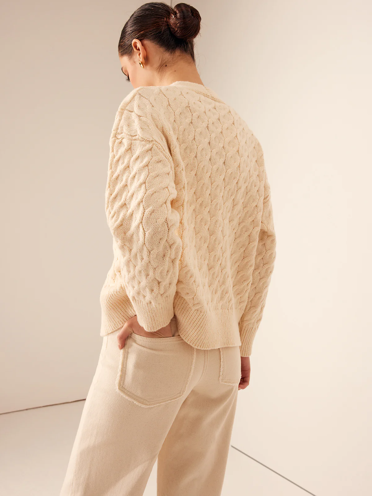 Elegant V-Neck Ribbed Cable Cardigan - Image 6