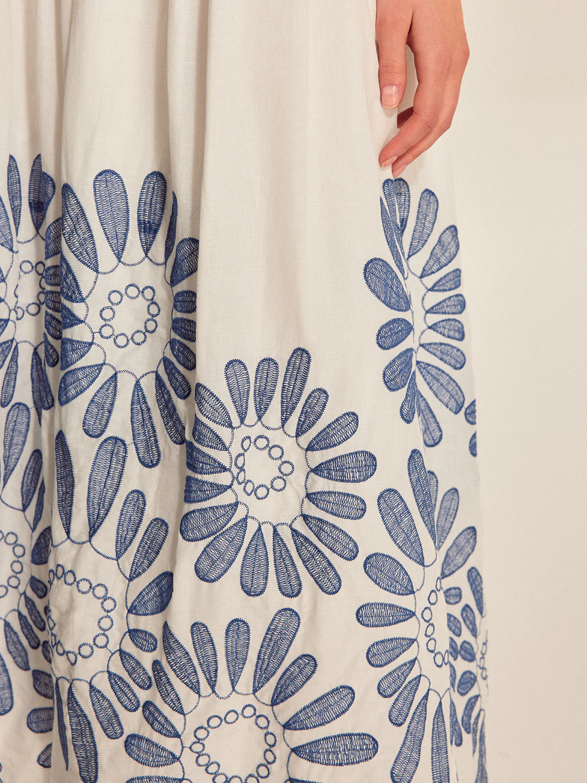 Embroidered Scalloped Hem Skirt - Image 4